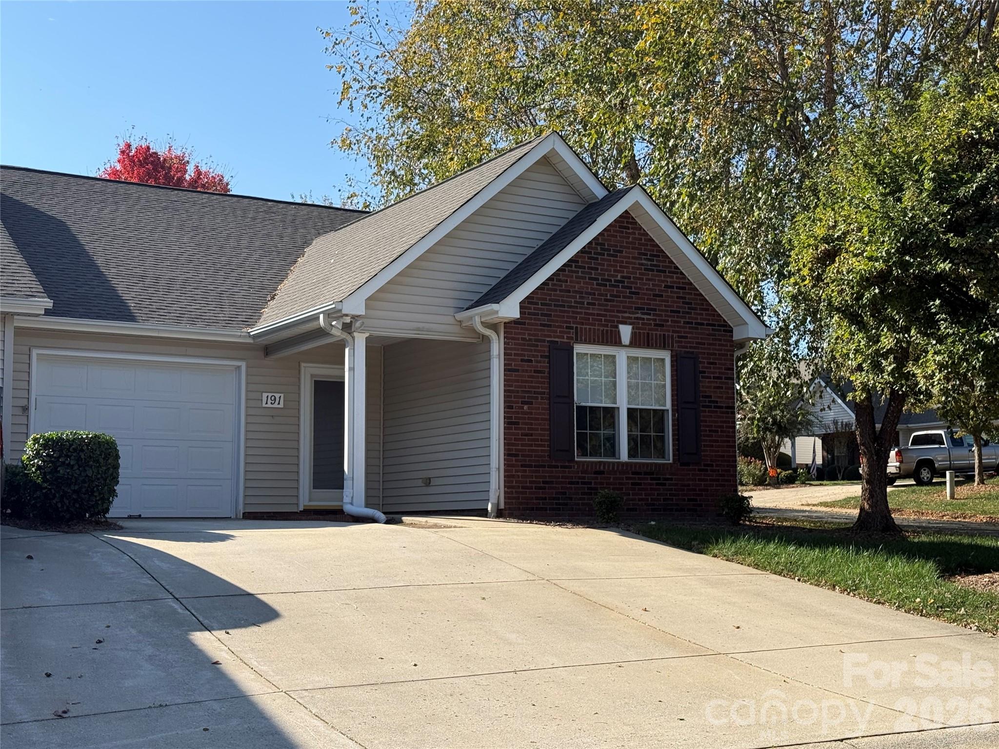 191 Oak Village Parkway — photo