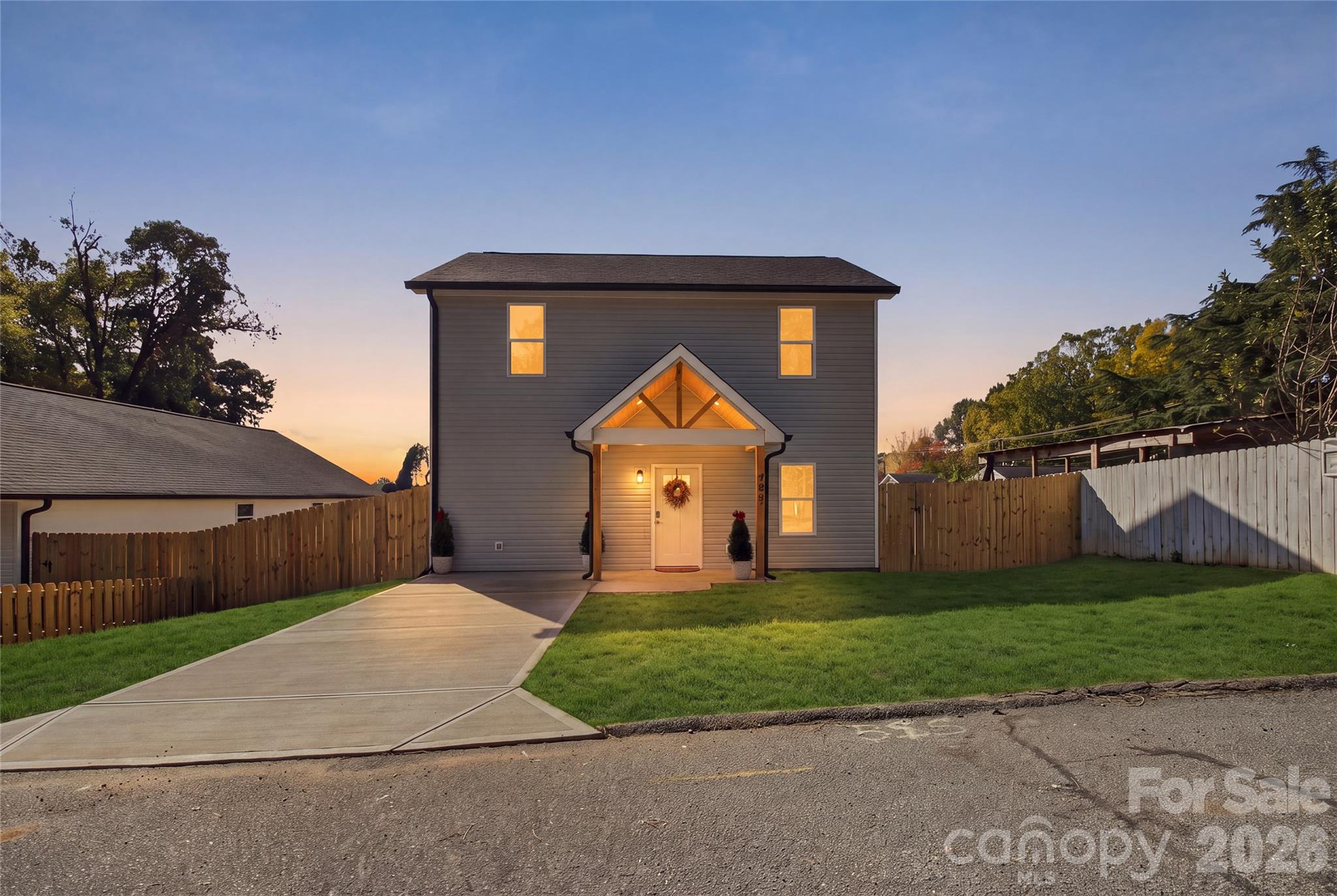 395 Brief Avenue SW — photo