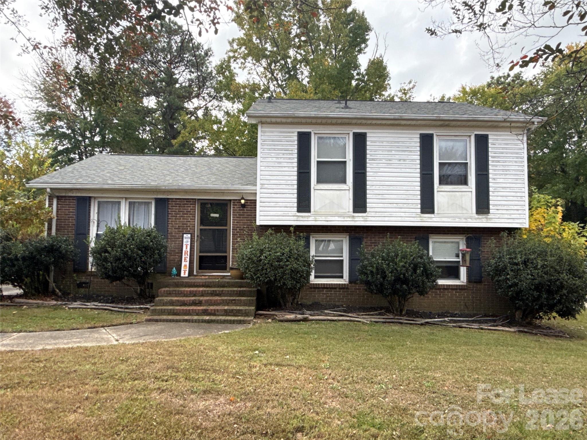 7012 Idlewild Road — photo