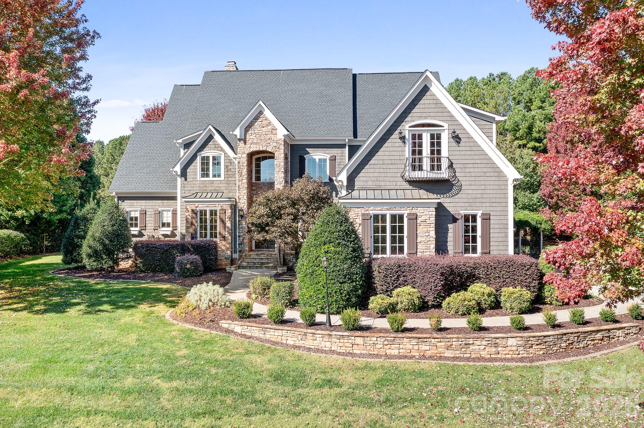 161 Cape Cod Way — photo