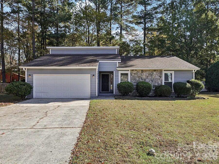 7030 Huntsmaster Drive — photo