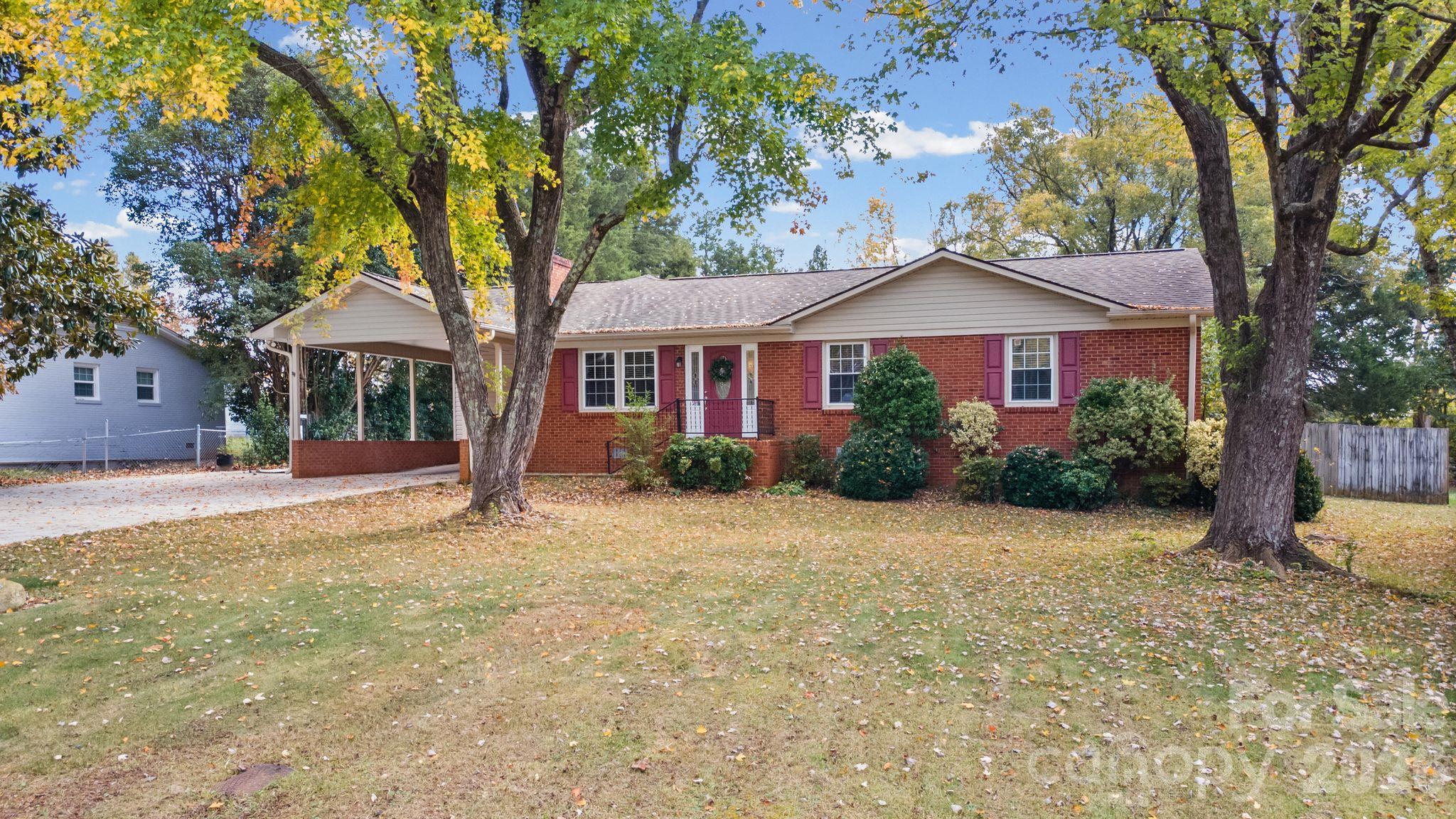 380 Stratford Road — photo