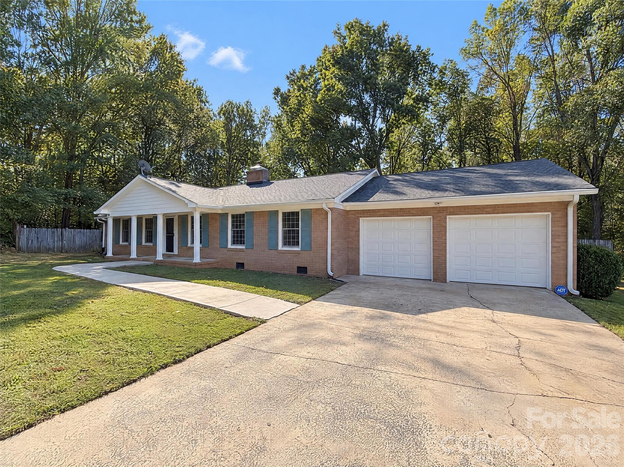 709 Hester Drive — photo