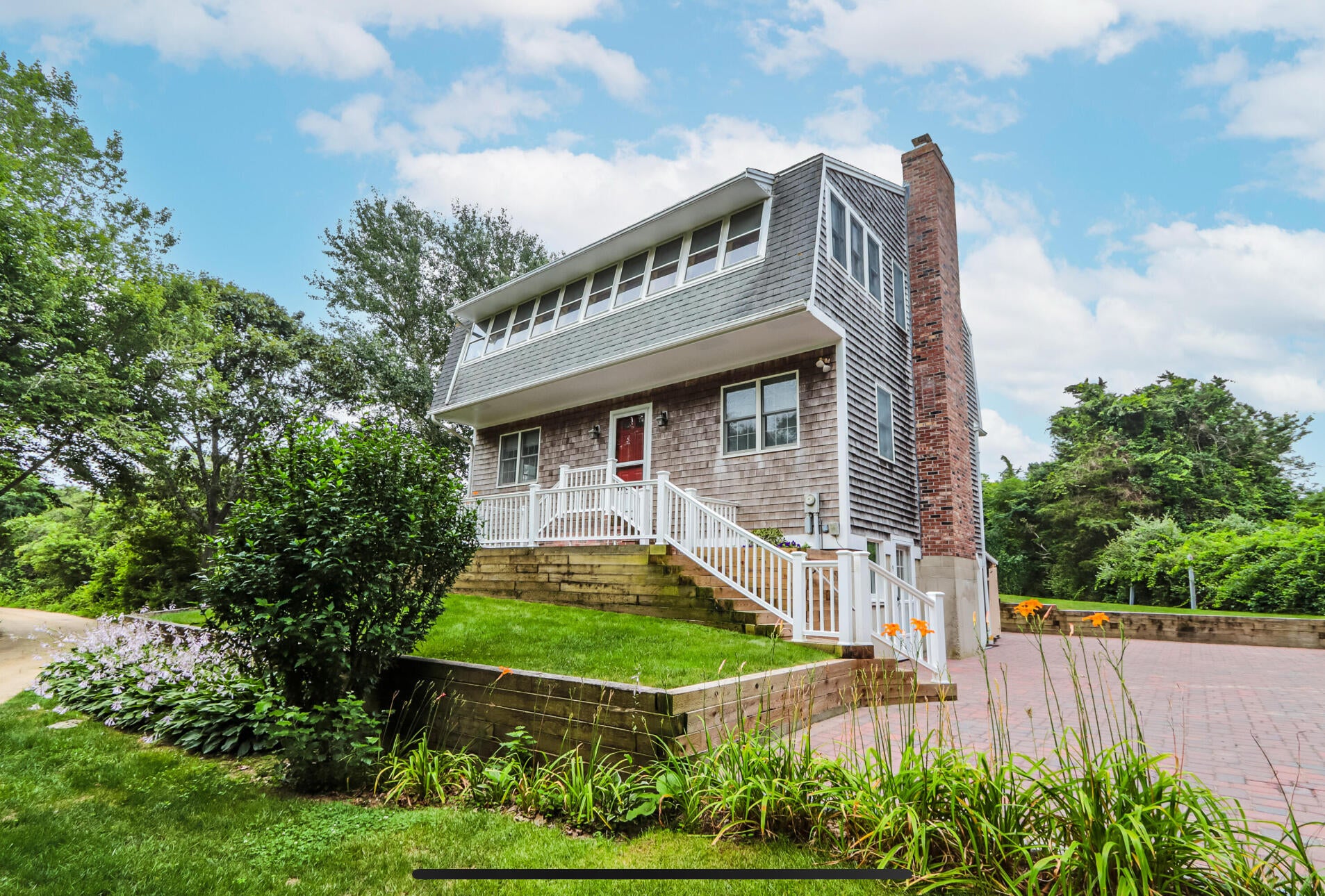 9 Honeysuckle Lane — photo