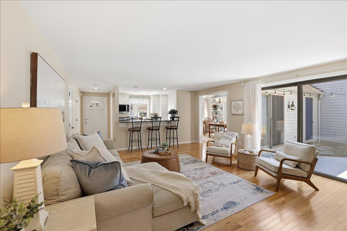 100 Mid-Iron Way Unit 7027 — photo