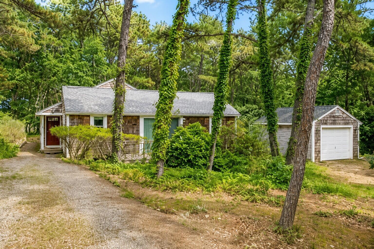 10 Bartlett Road — photo