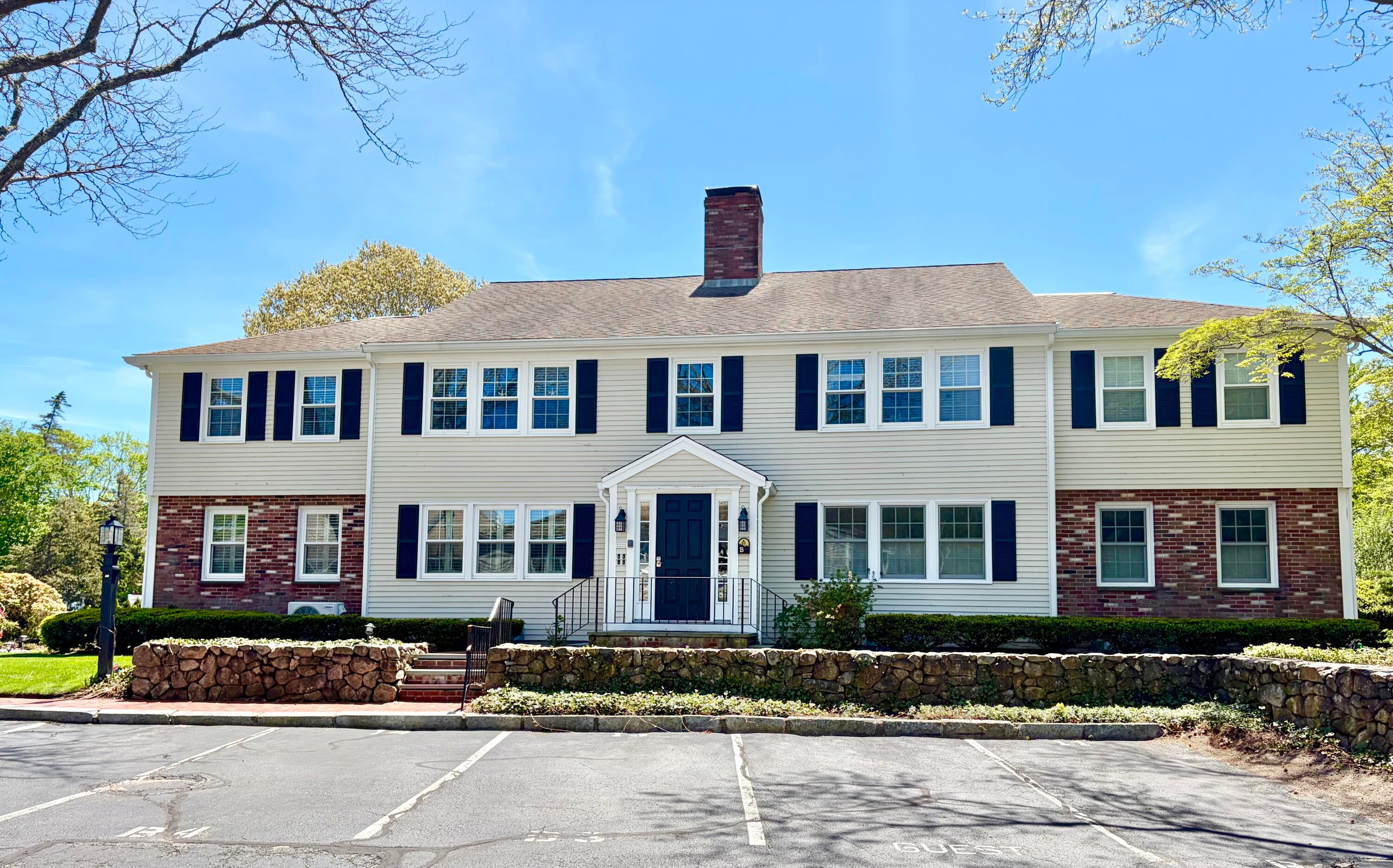 727 Main Street Apt B1 — photo