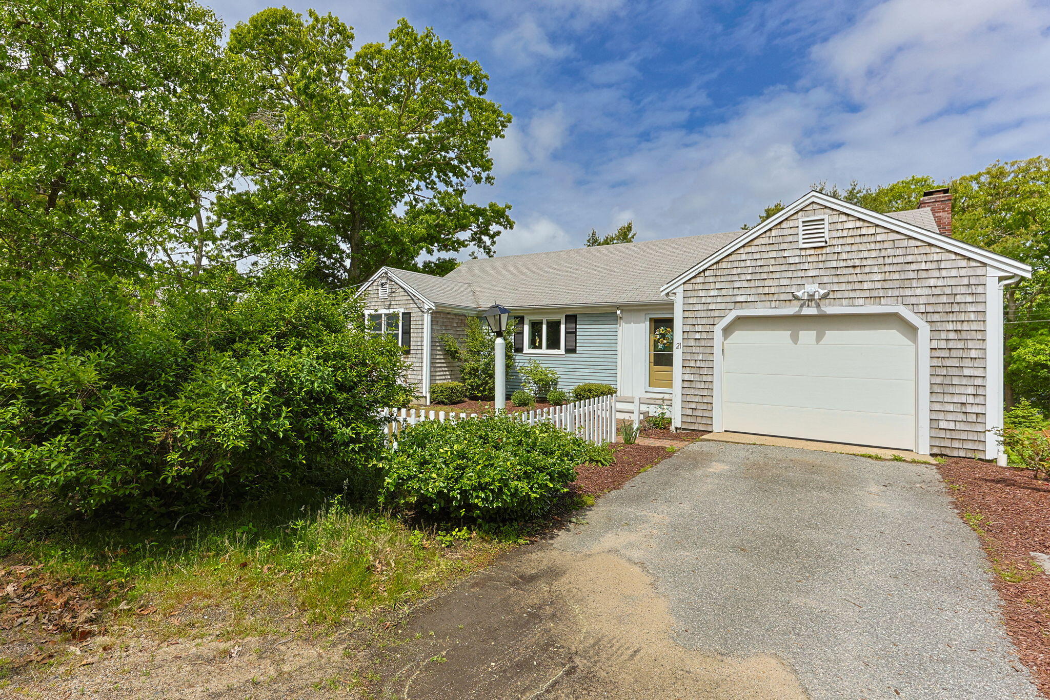 21 Mill Pond Road — photo