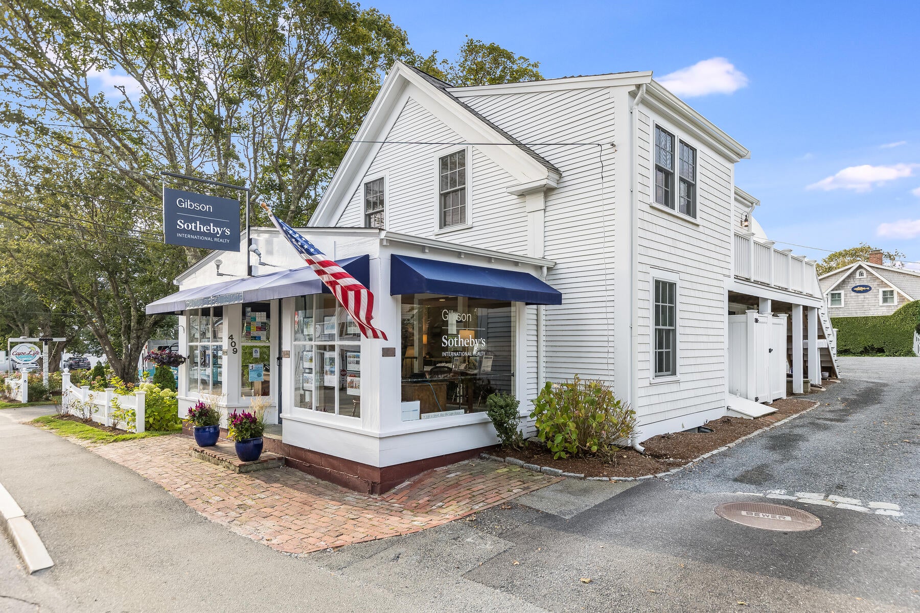 409 Main Street — photo