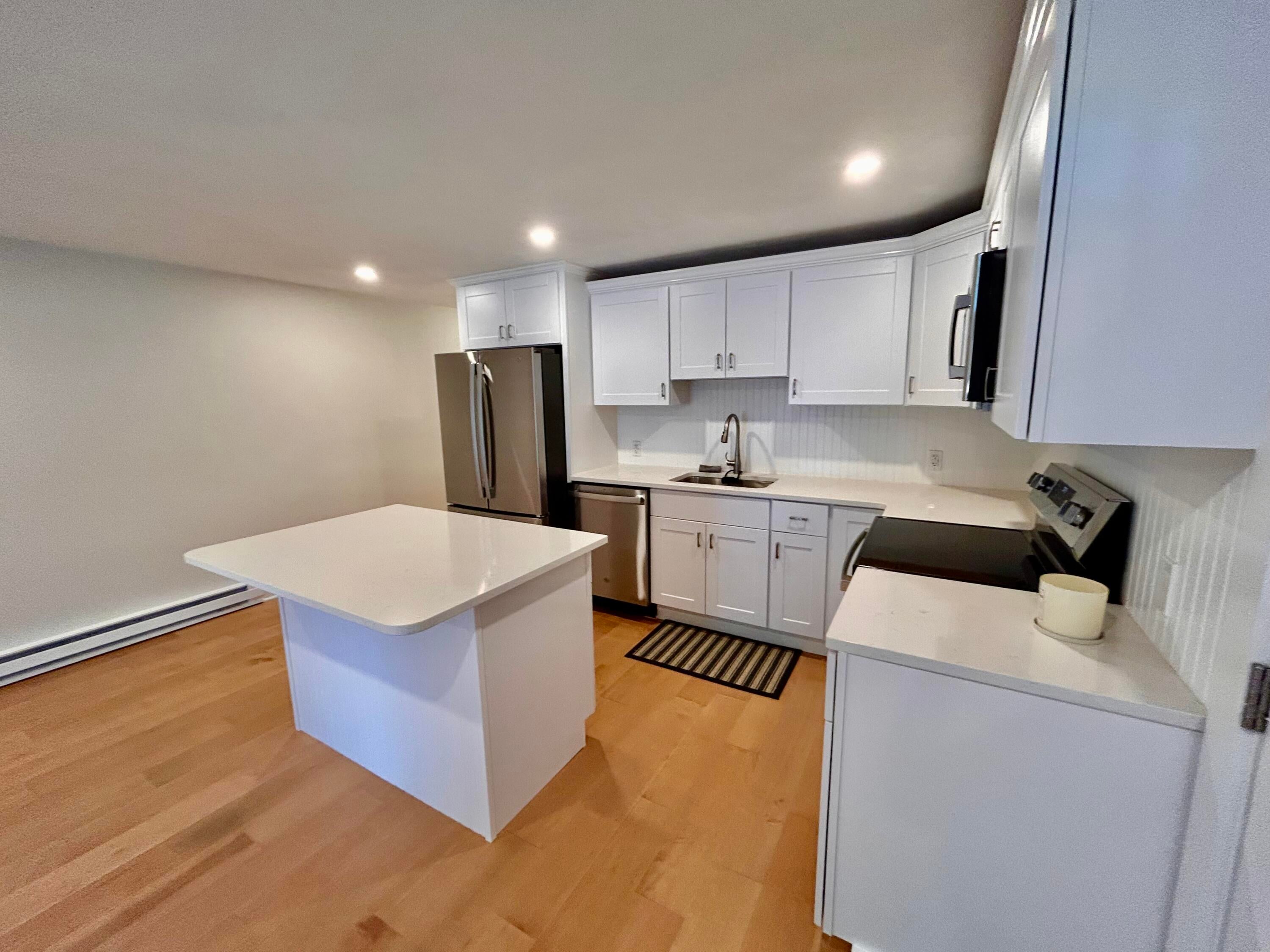 70 Cape Drive Apt 5B — photo