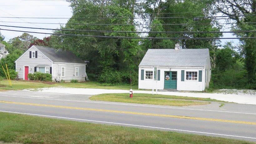 1134 &1142 Main Street — photo