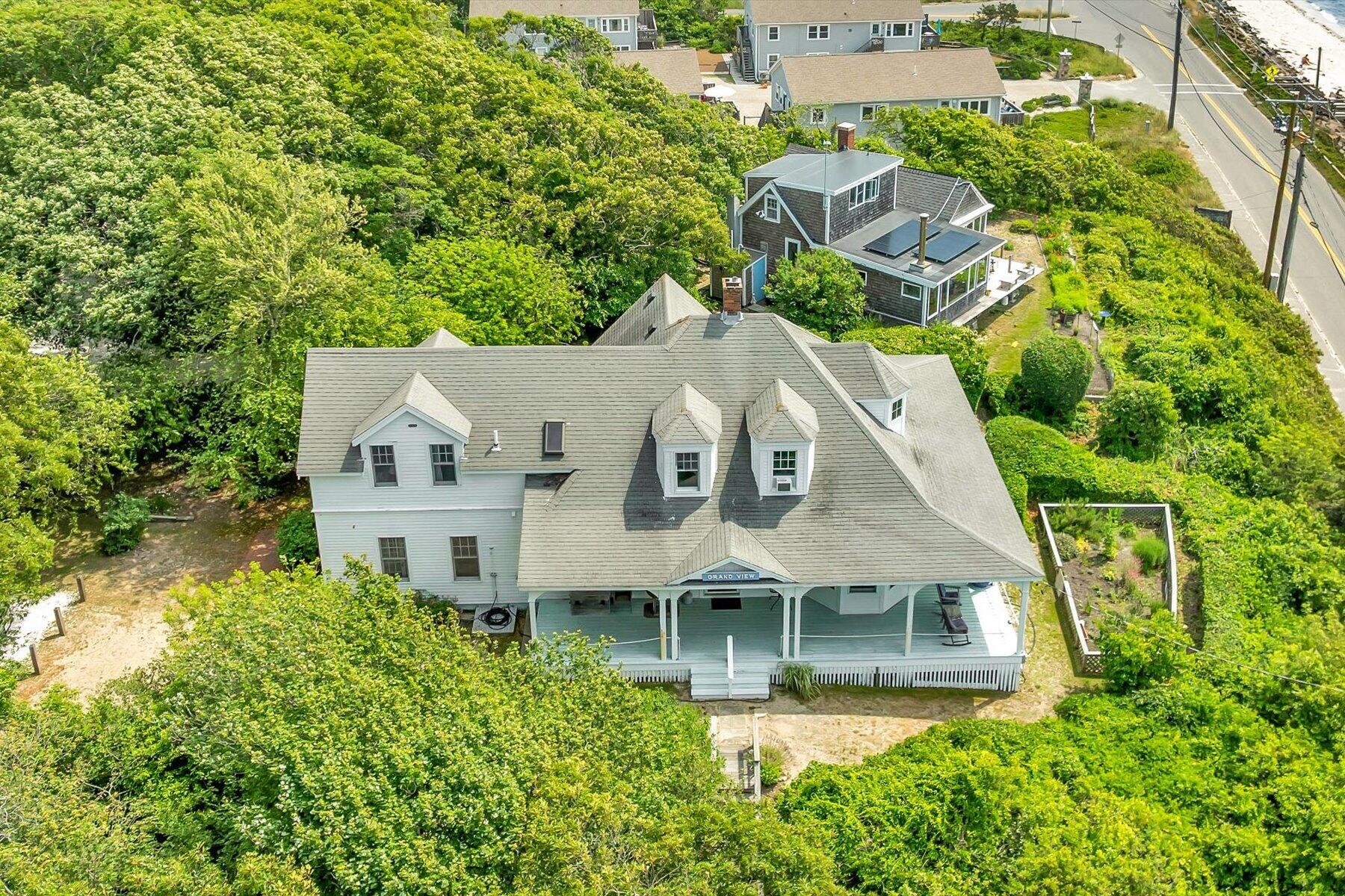676 Commercial Street — photo