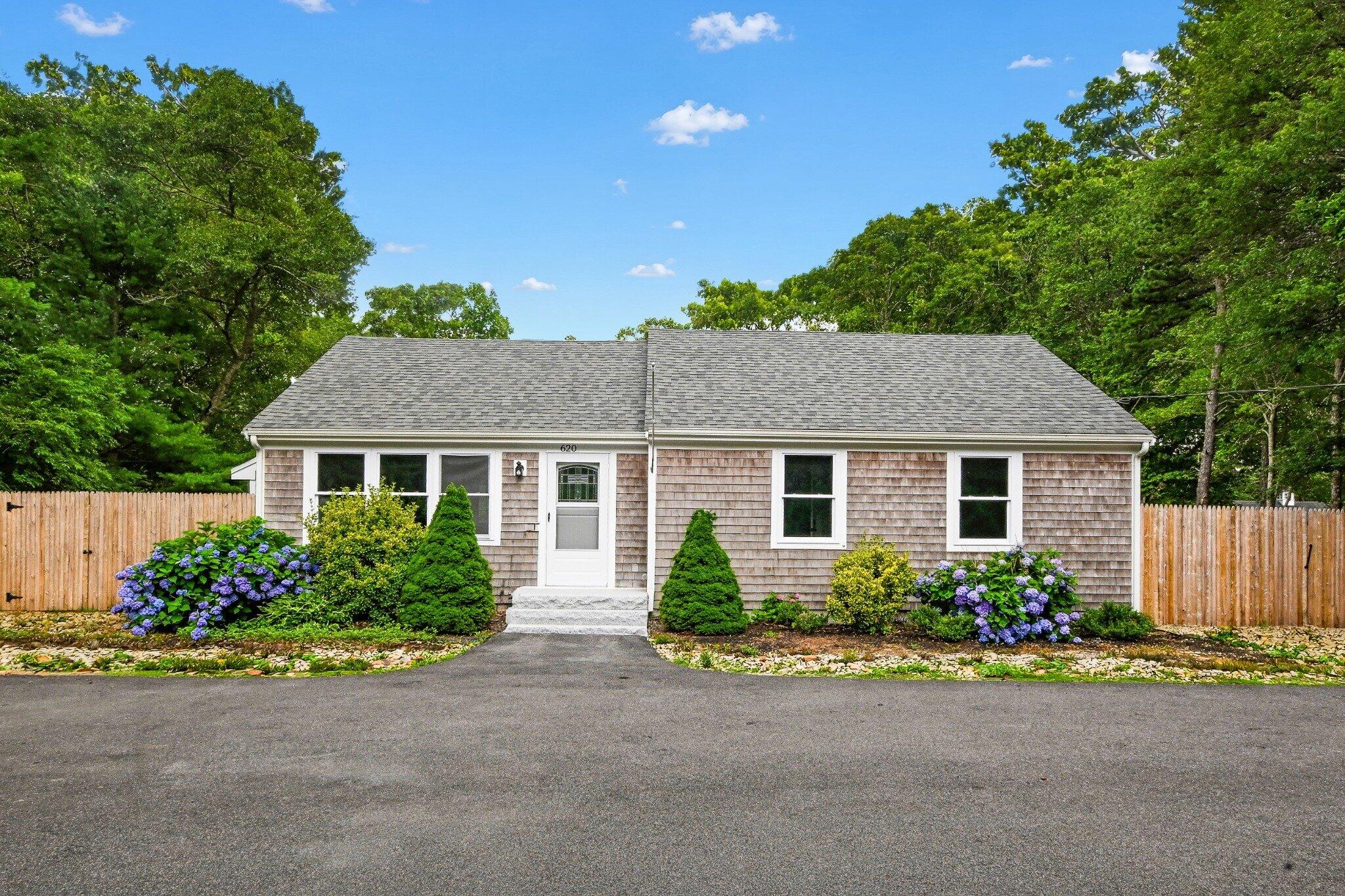 620 Boxberry Hill Road — photo