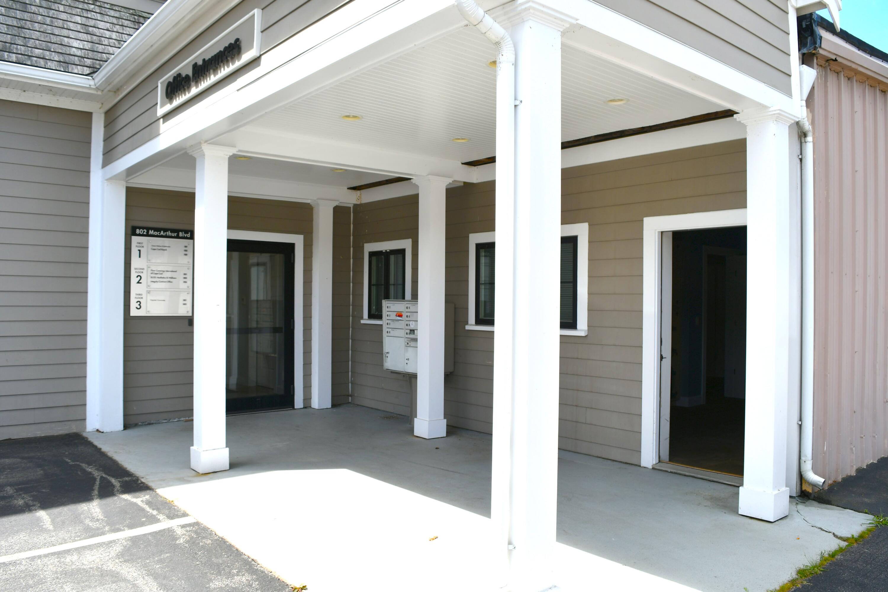 Home in Pocasset, MA 02559 — photo 3