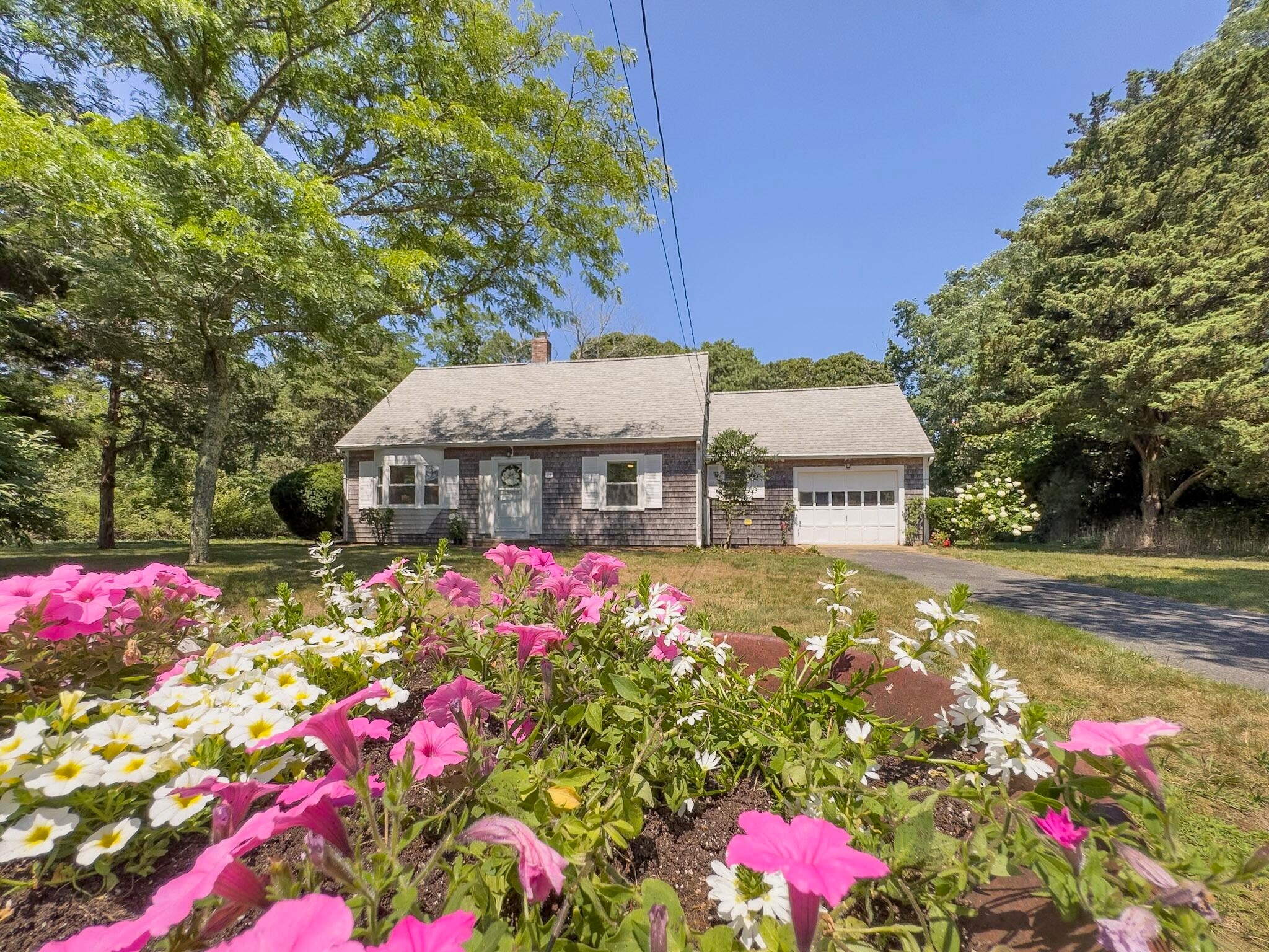 35 Meadow Drive — photo
