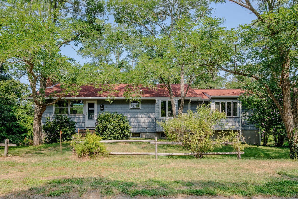 450 Lieutenant Island Road — photo