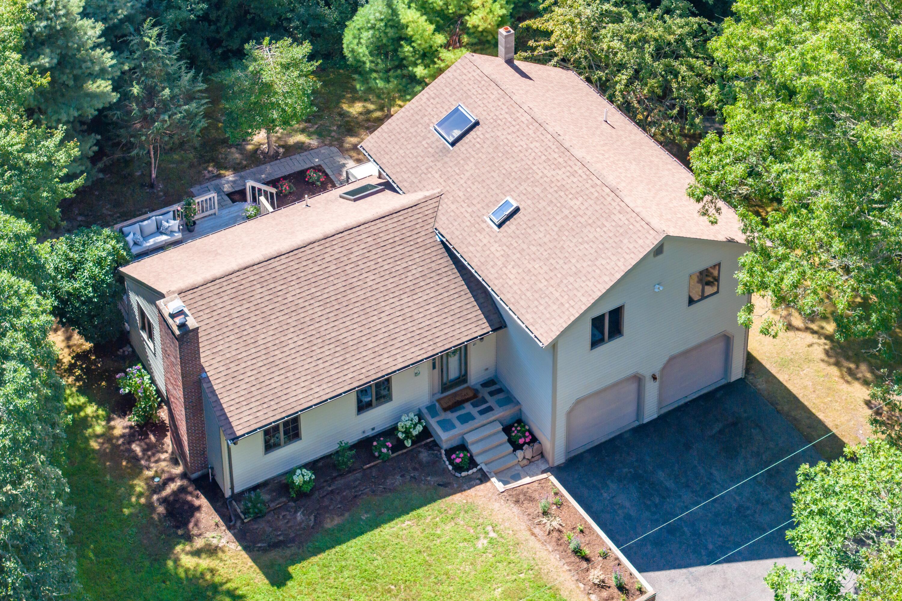 21 Clubhouse Drive — photo