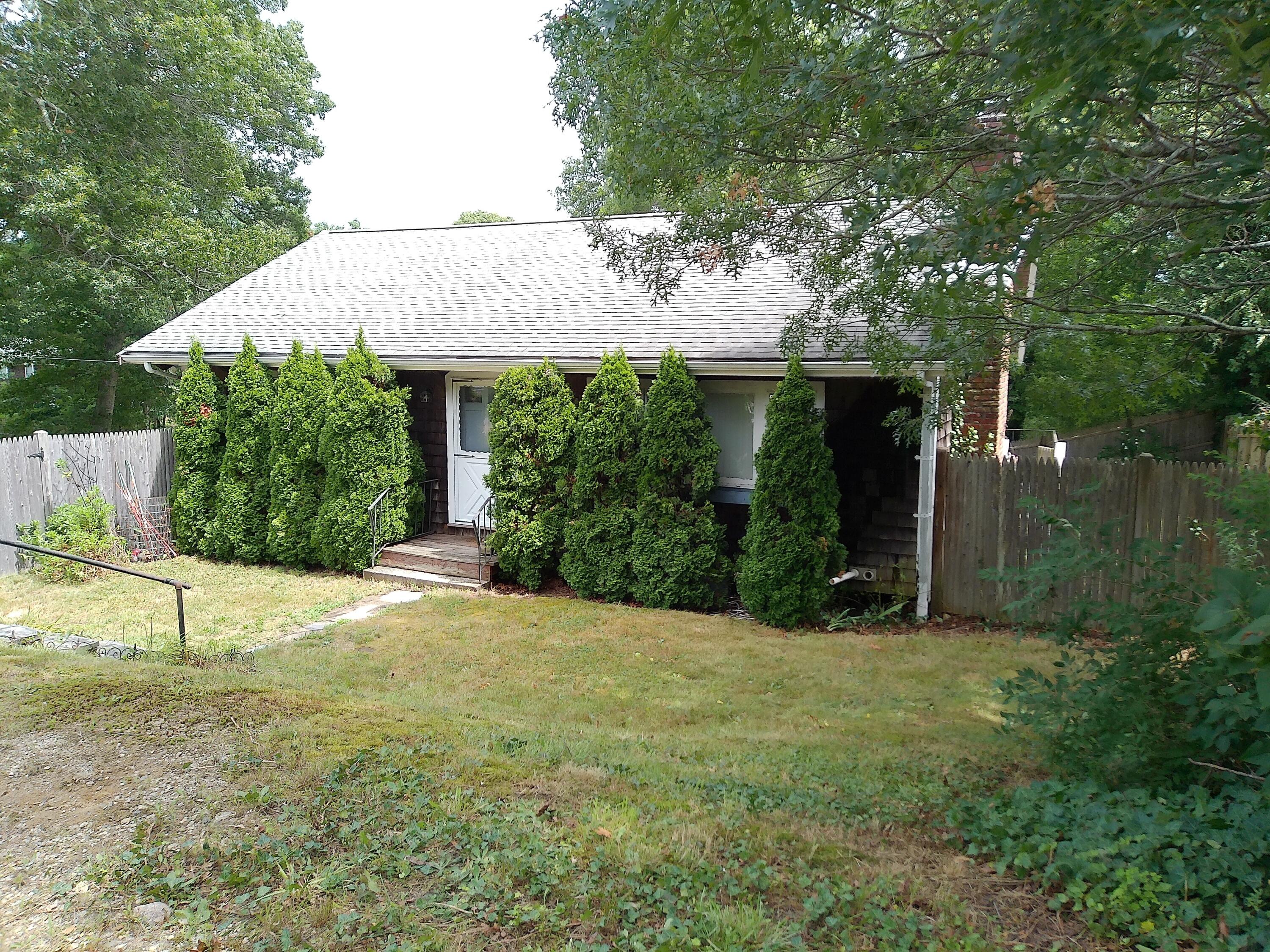 82 Gooseberry Lane — photo