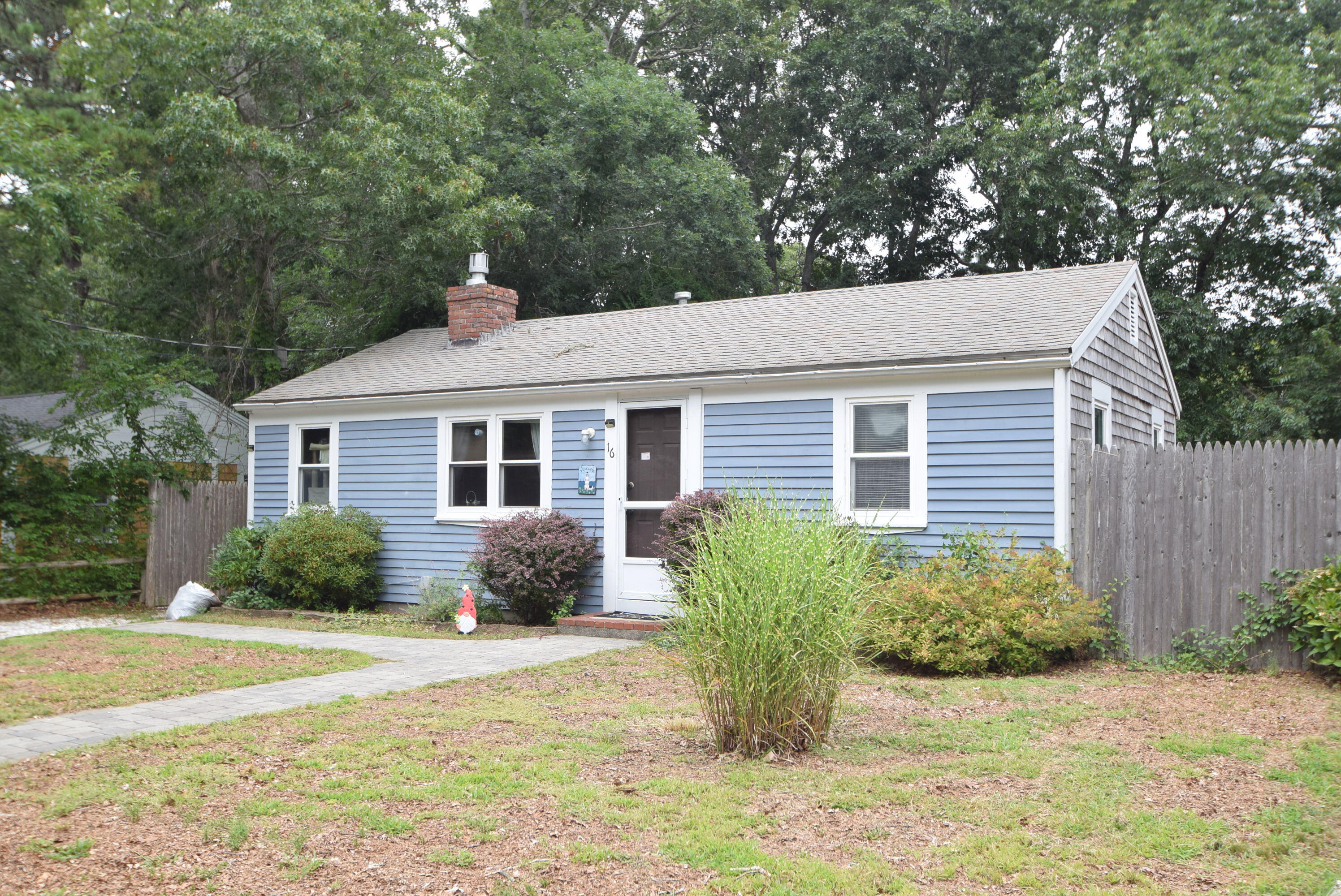 16 Circuit Road E — photo