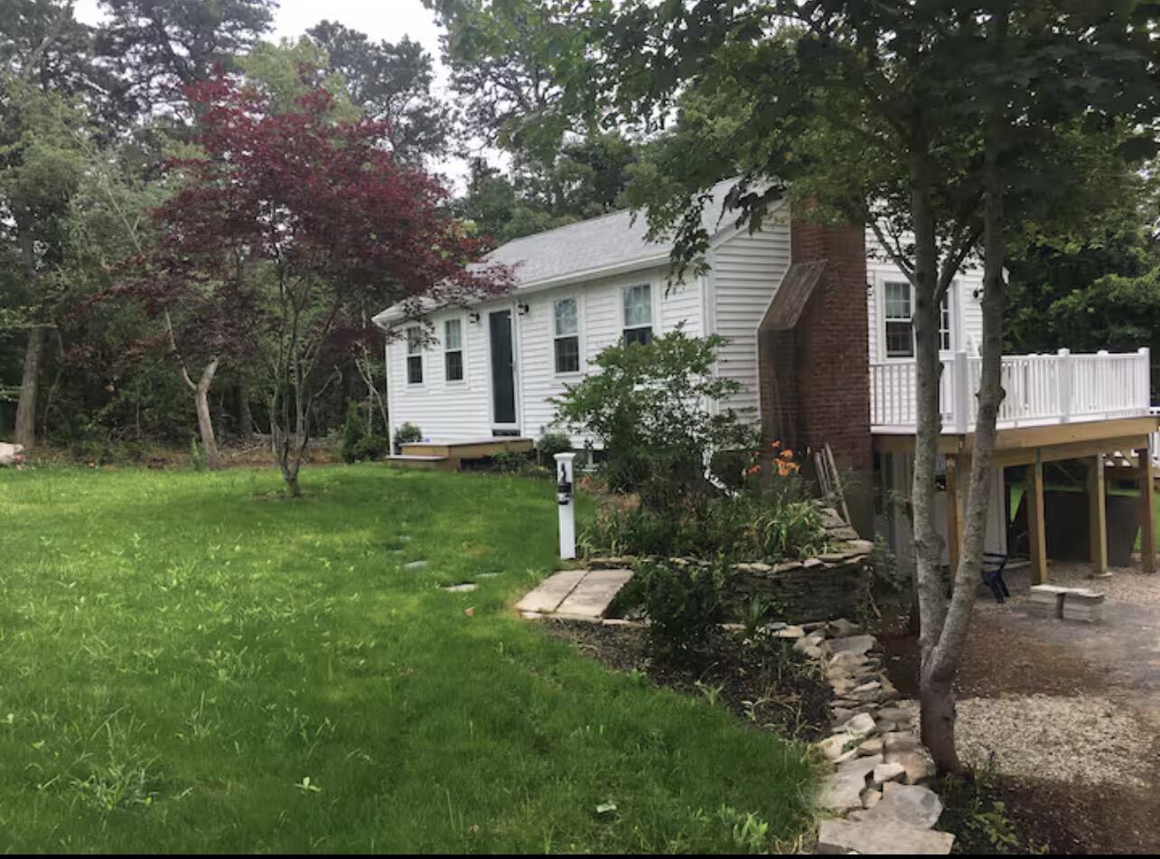 207 Telegraph Road — photo