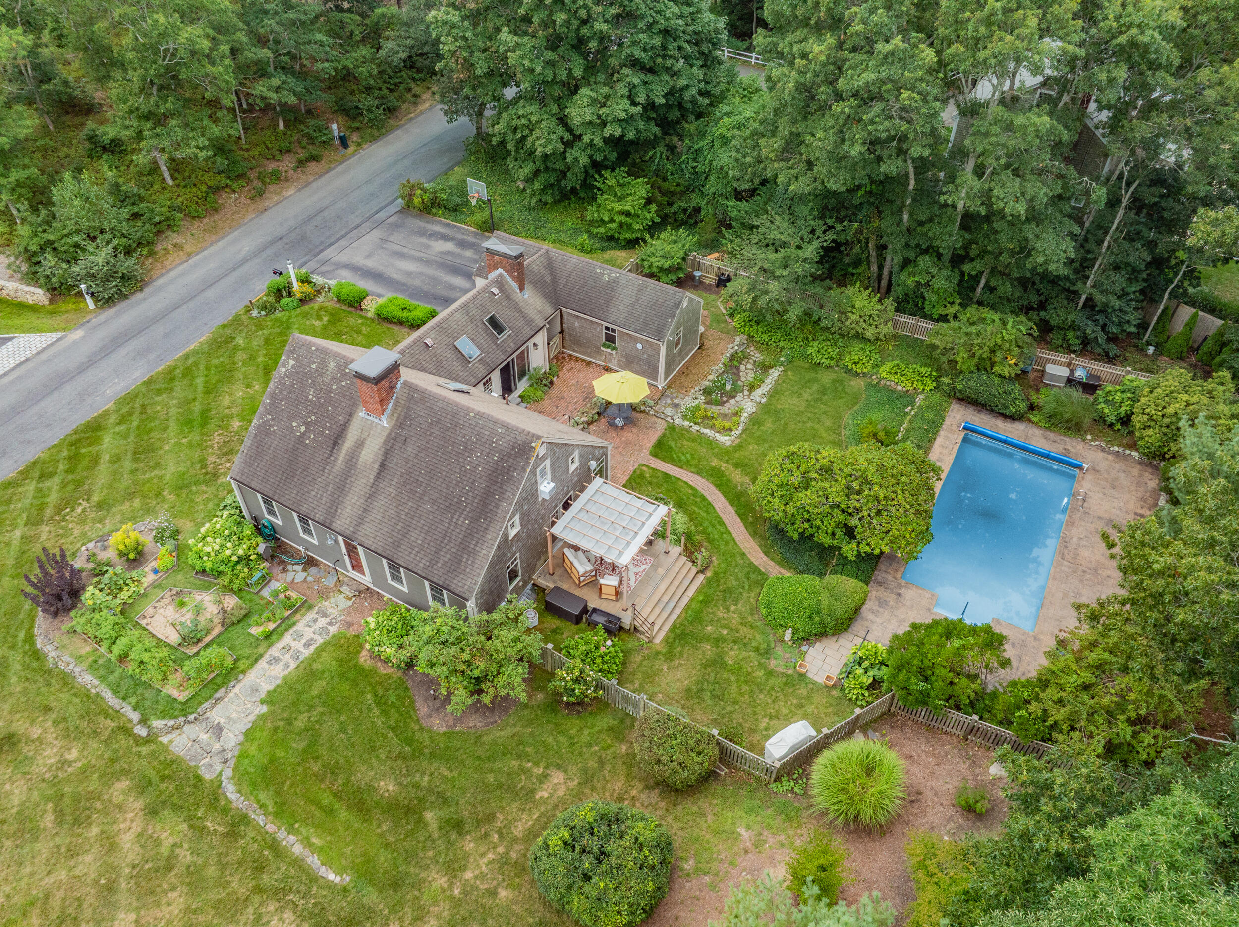 18 Manor Drive — photo