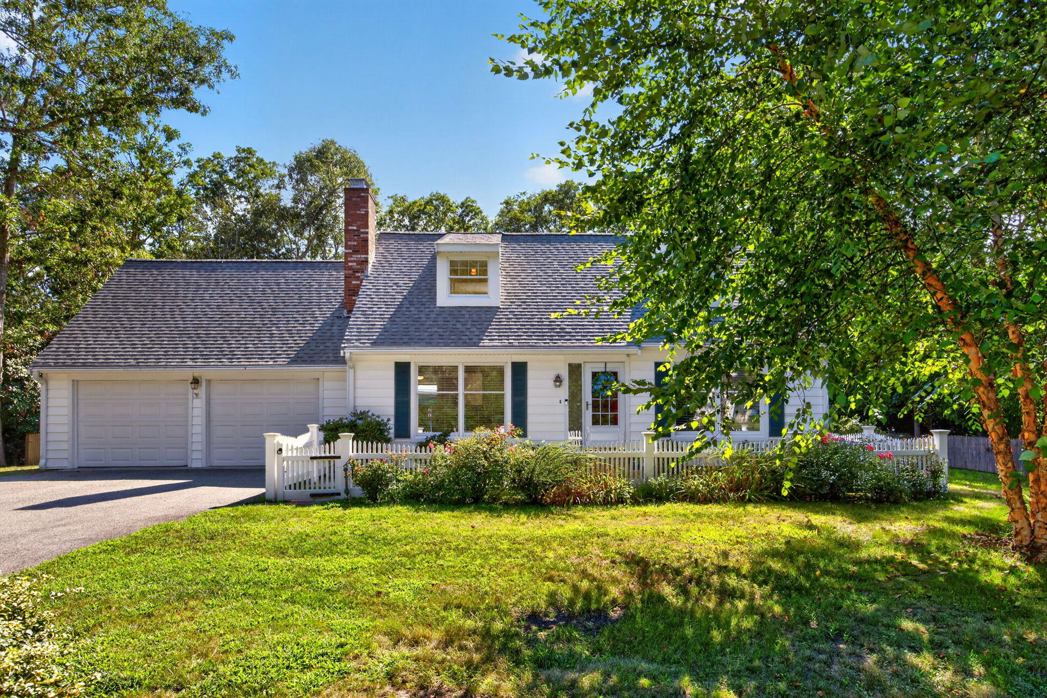 16 Holly Ridge Drive — photo