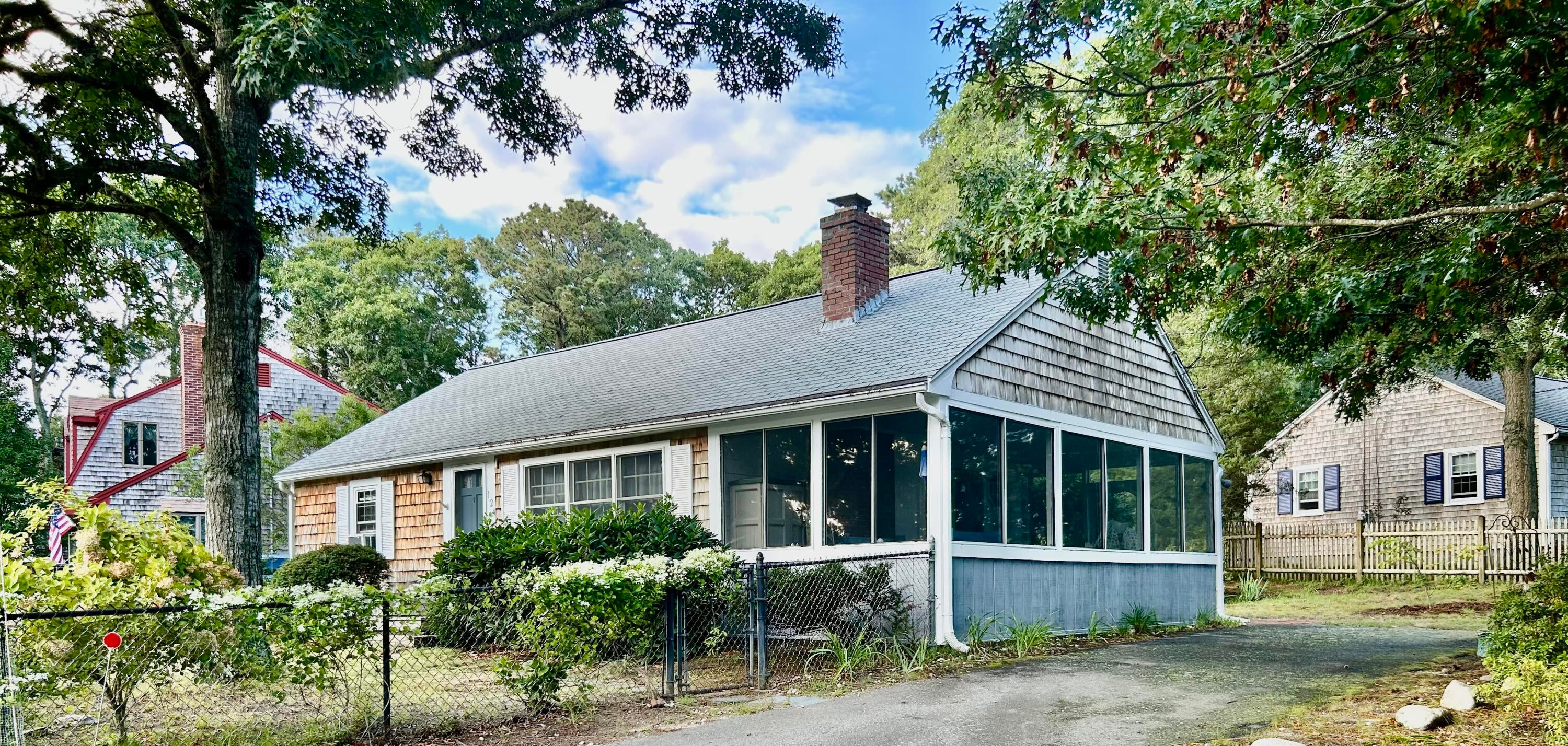 124 Gages Way — photo