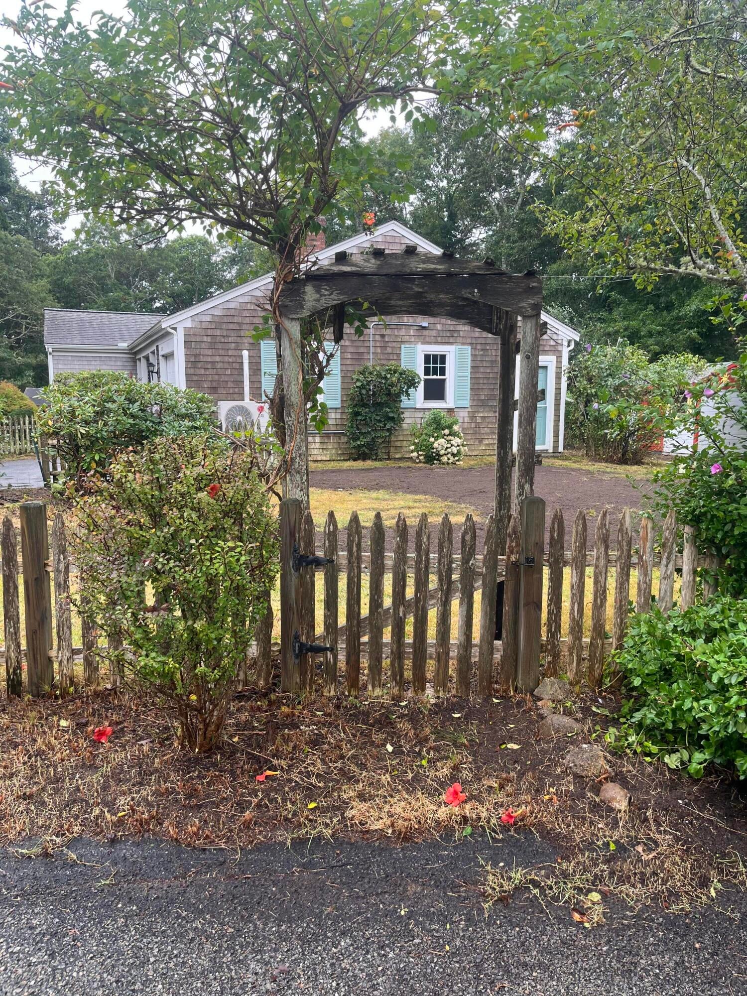 61 Pilot Drive — photo