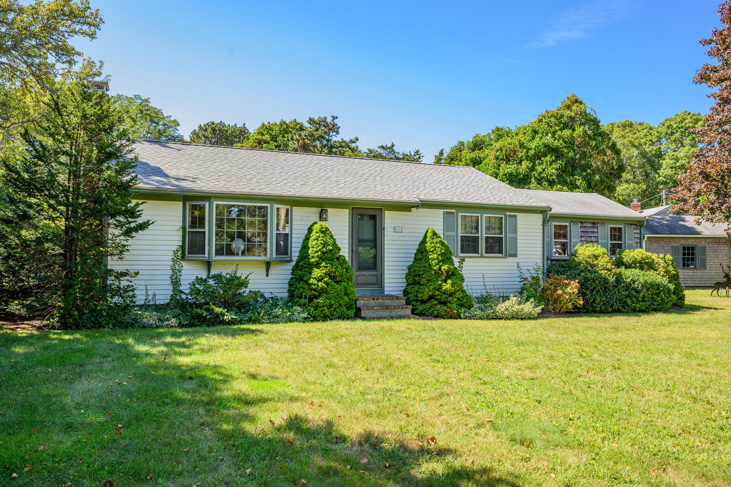 61 Laurel Road — photo