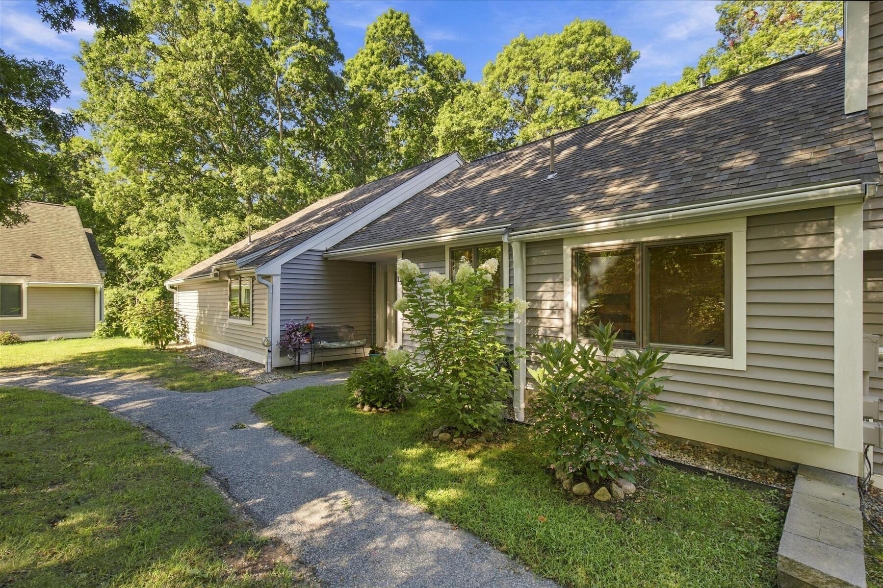 14 Woodrise Road Unit 14 — photo