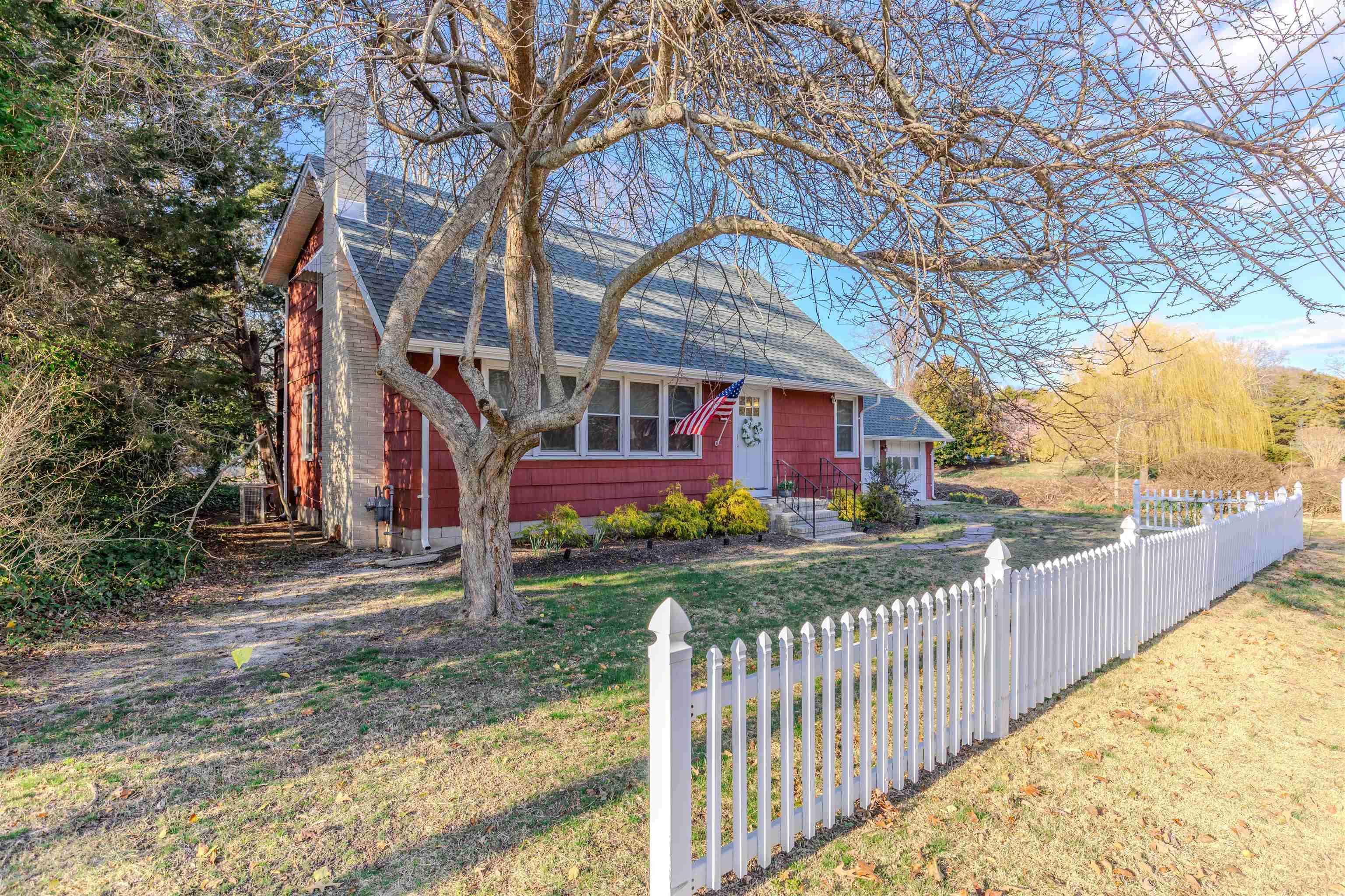 601 Seagrove Avenue — photo
