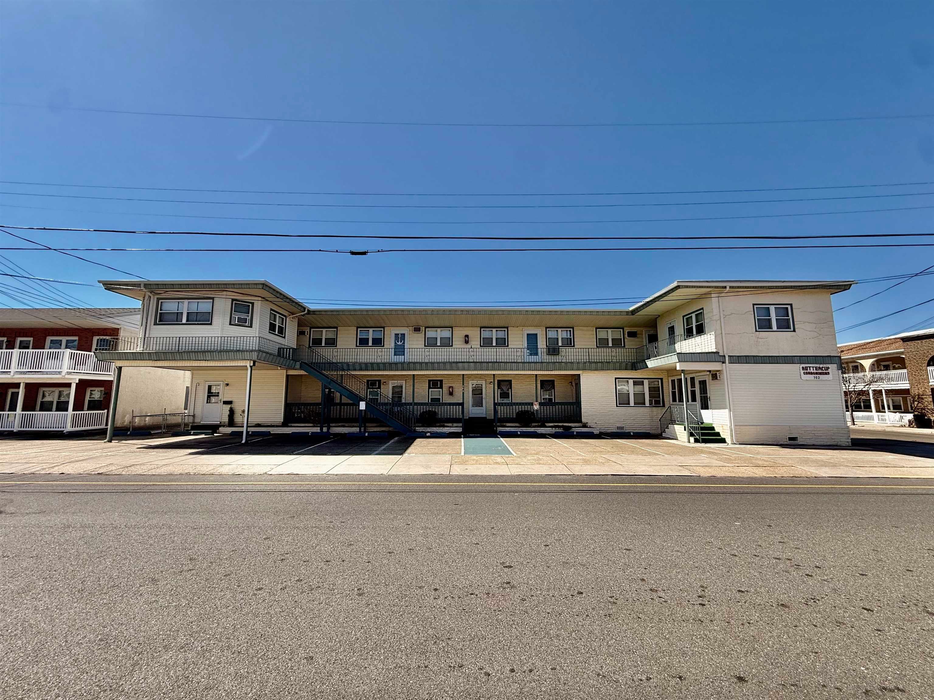 302 E Buttercup Road 6 — photo