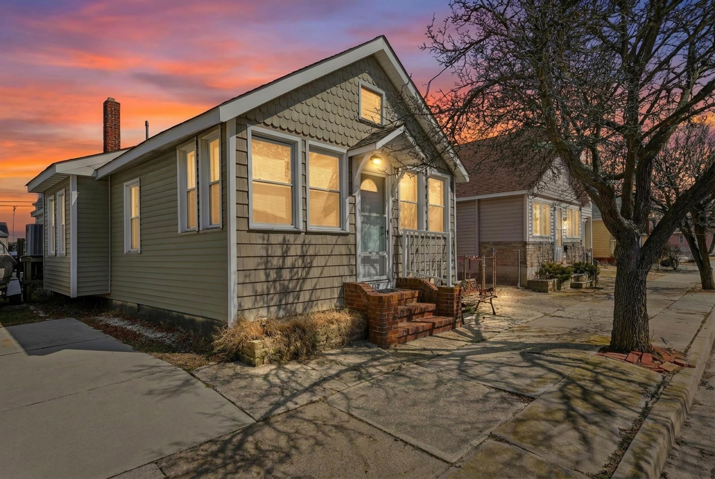 313 W Juniper Avenue — photo