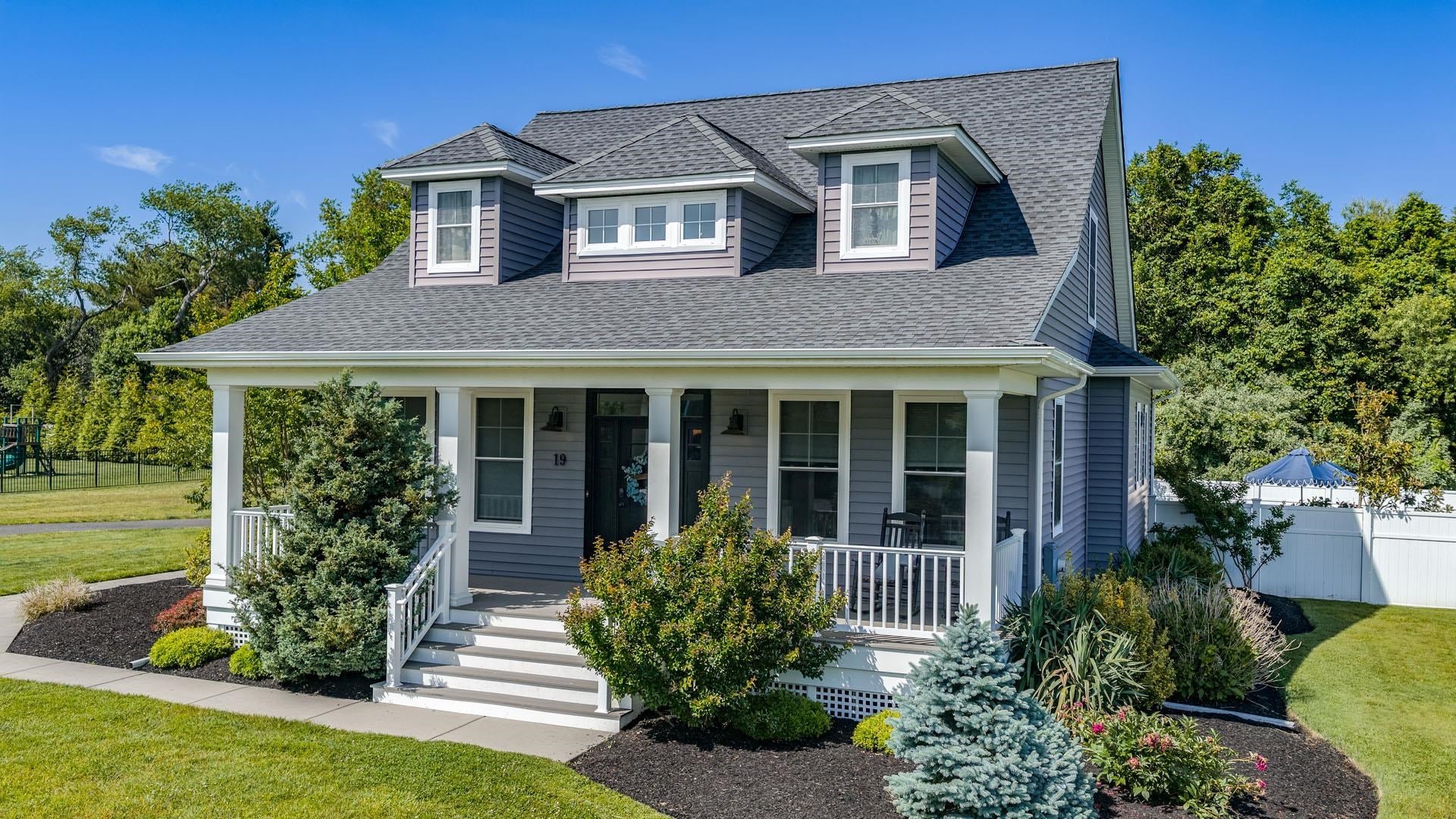 19 Queen Anne Court — photo