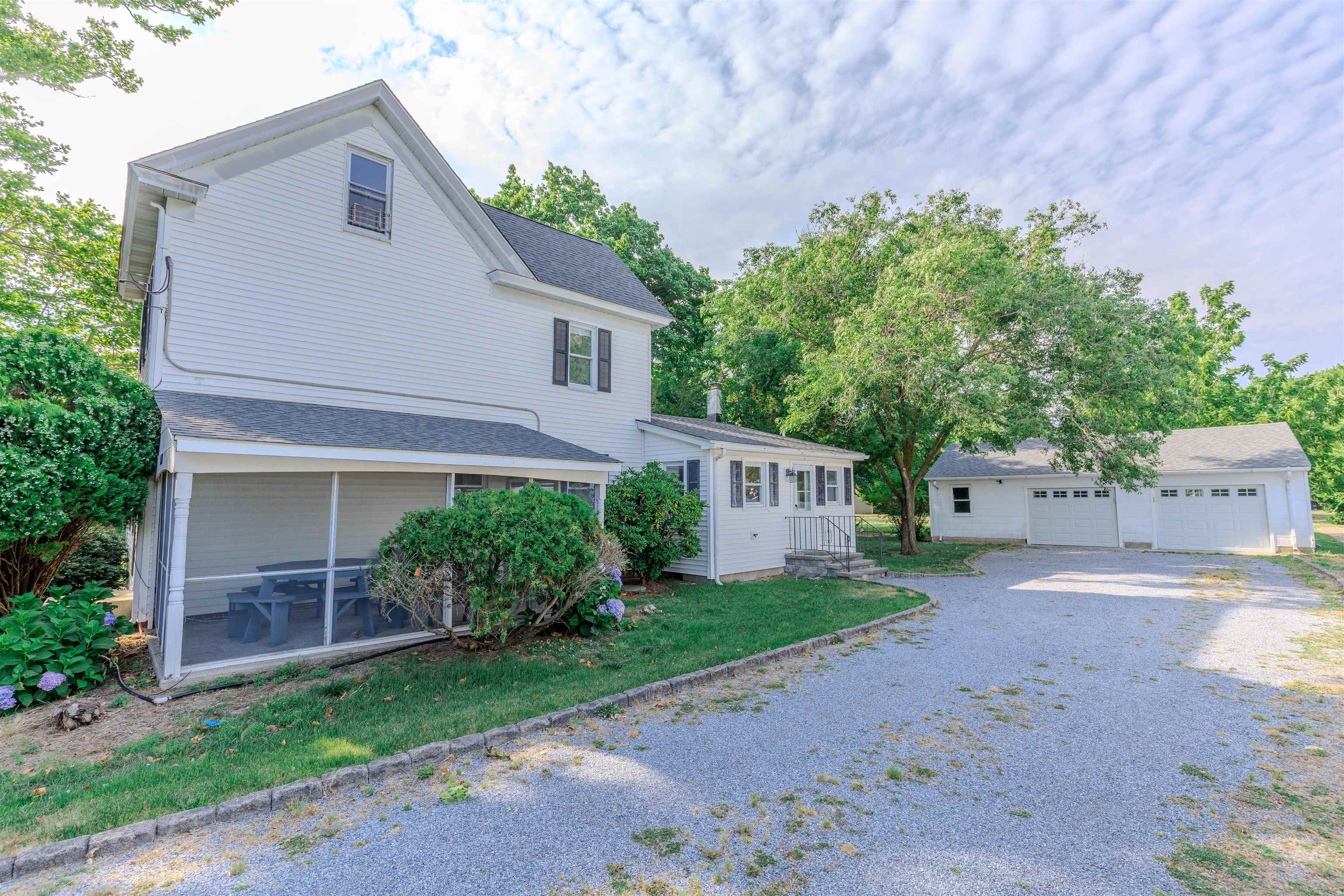 1474 Burleigh Road — photo