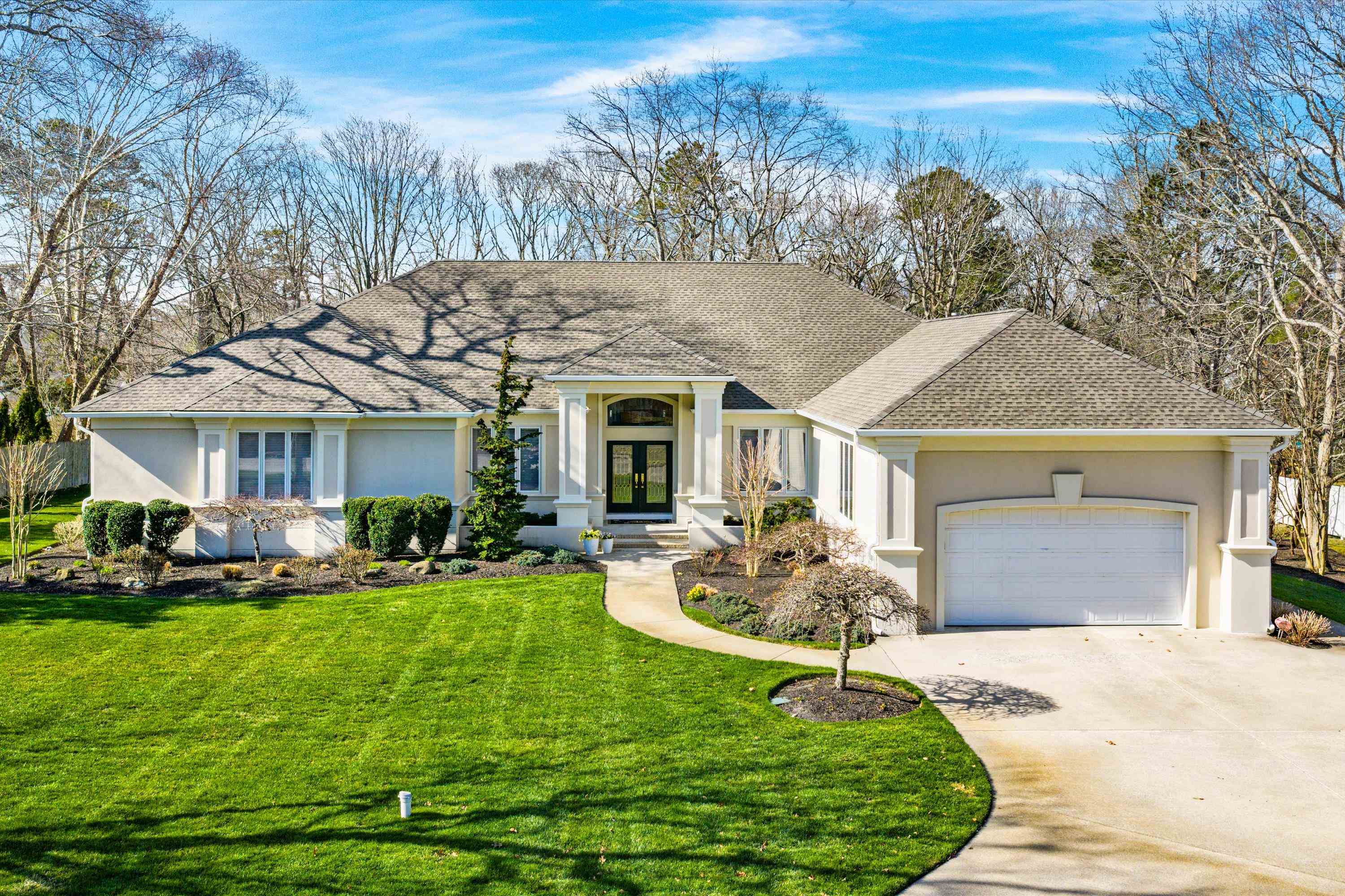 14 Caledonia Drive — photo