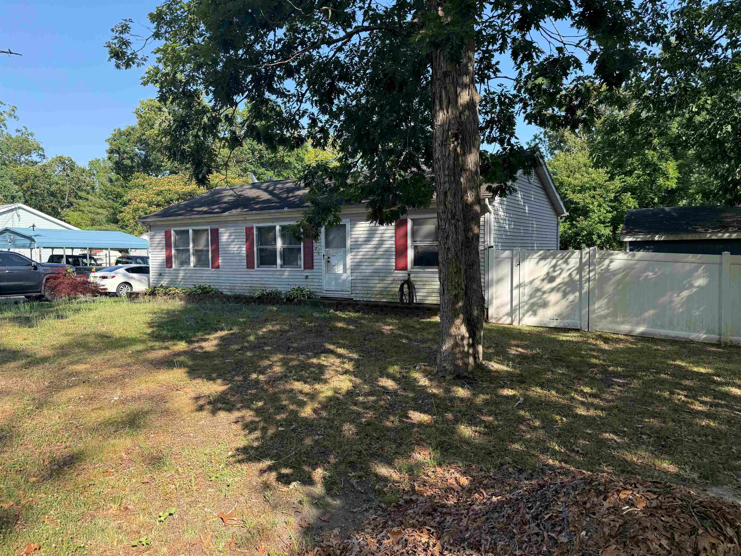17 Willow Road — photo