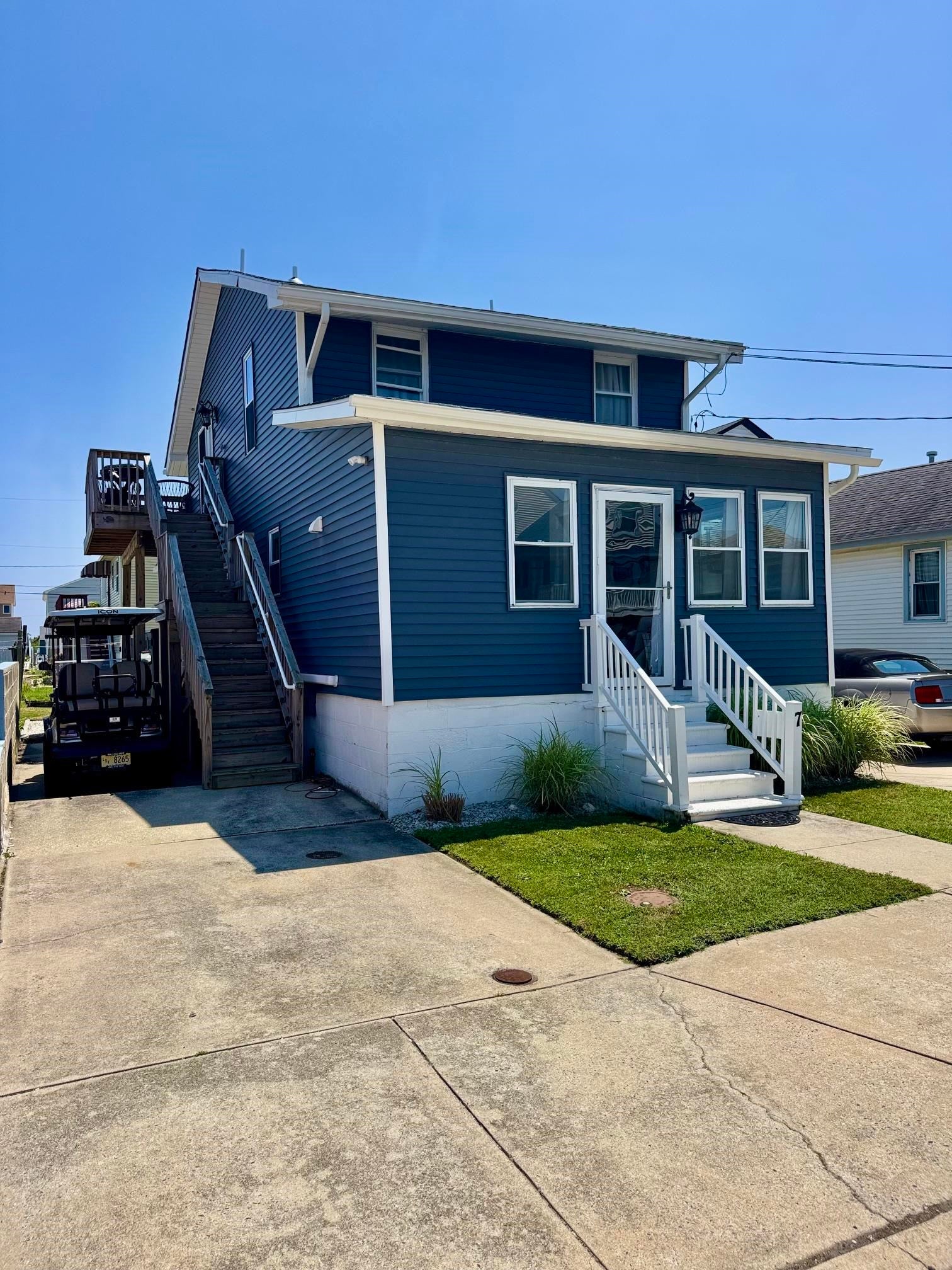7 C Avenue 2 — photo