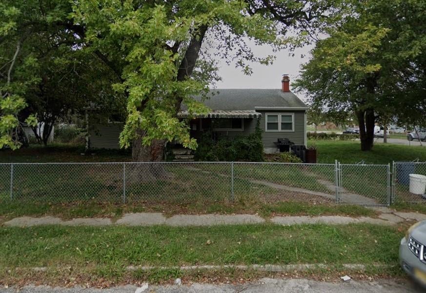 502 E Maryland Avenue — photo