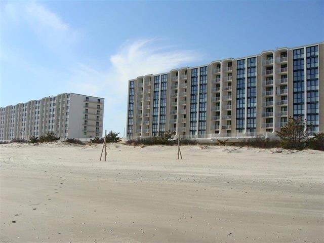 3500 Boardwalk 323 — photo