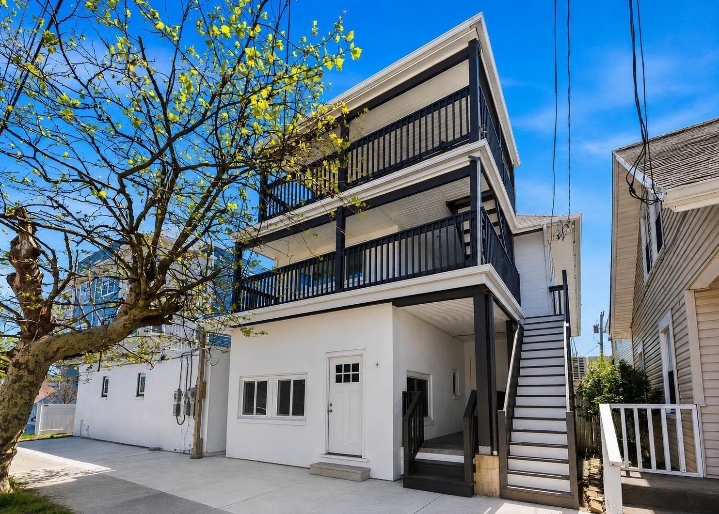 233 E Juniper Avenue 6 — photo