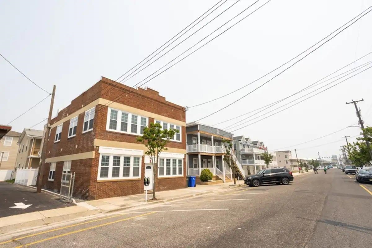 215 E Burk Avenue Unit 3 — photo