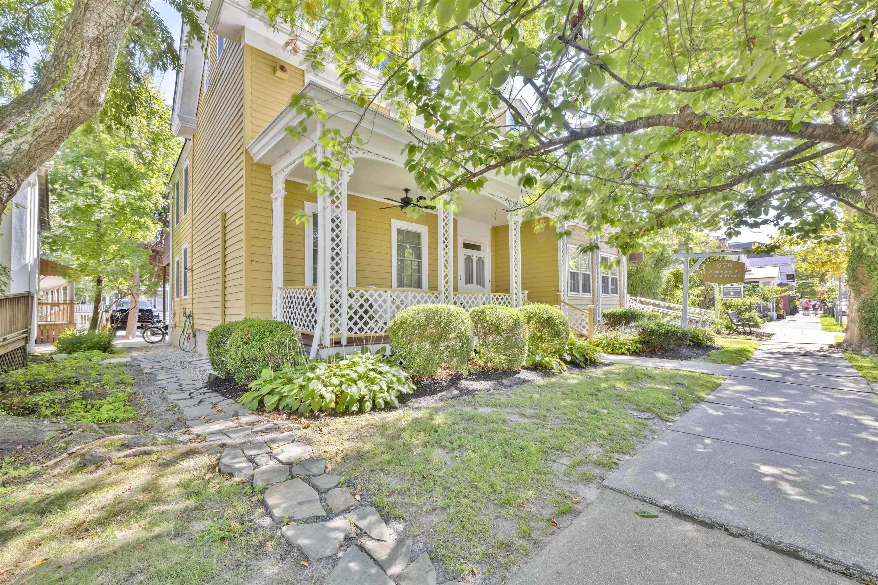 678 Washington Street — photo