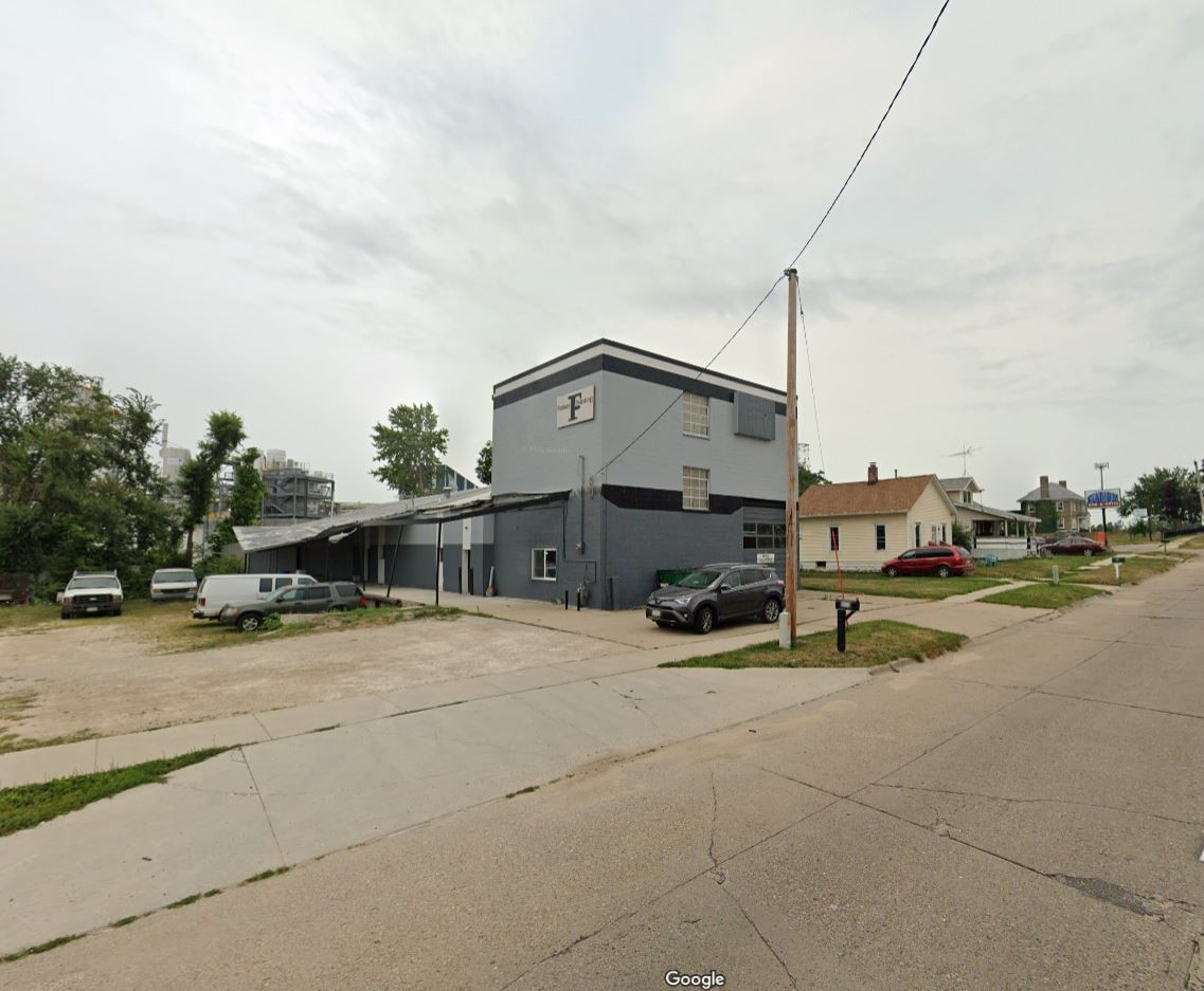 931/945 Rockford Road SW — photo