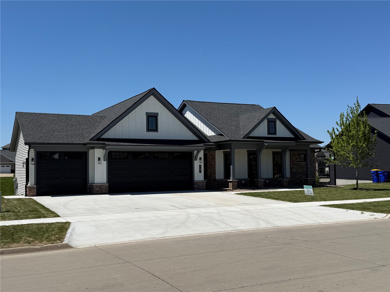 707 Cedar Bend — photo