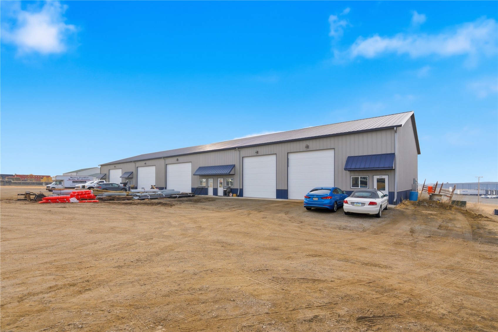 1650 Commercial Dr 203 — photo