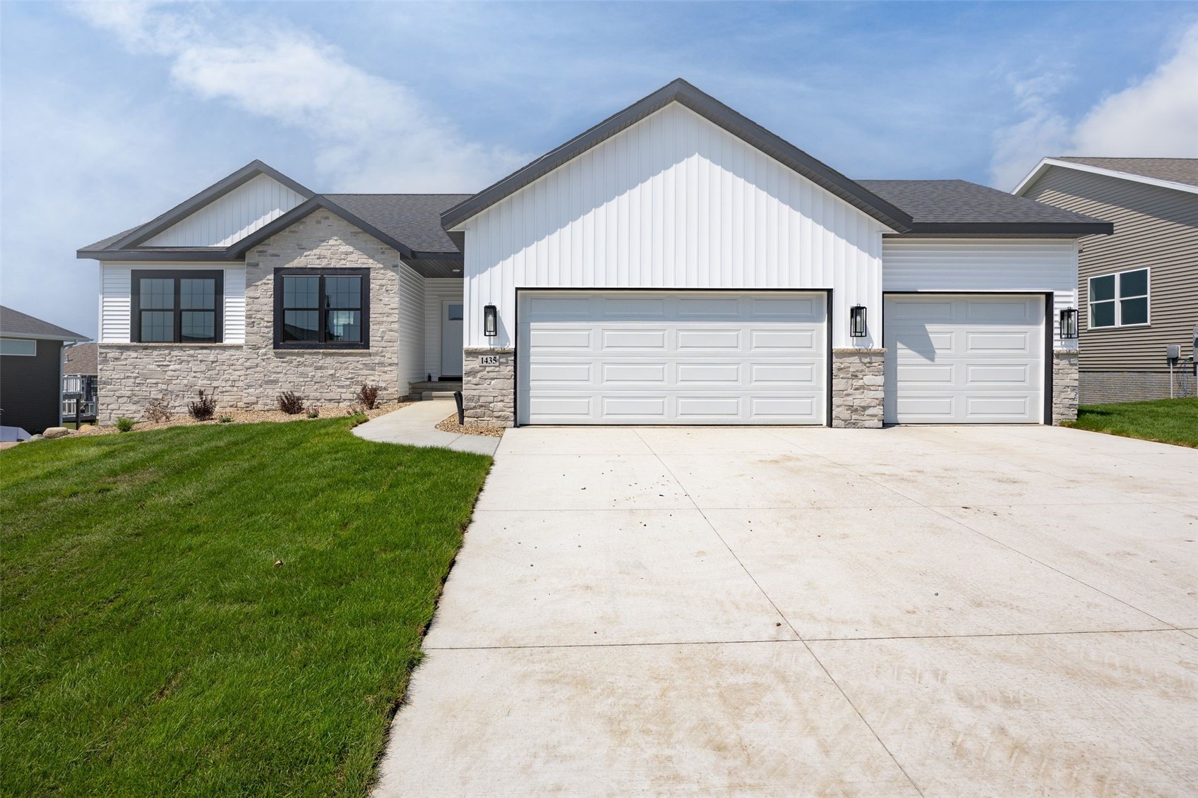 1435 Cardinal Drive — photo