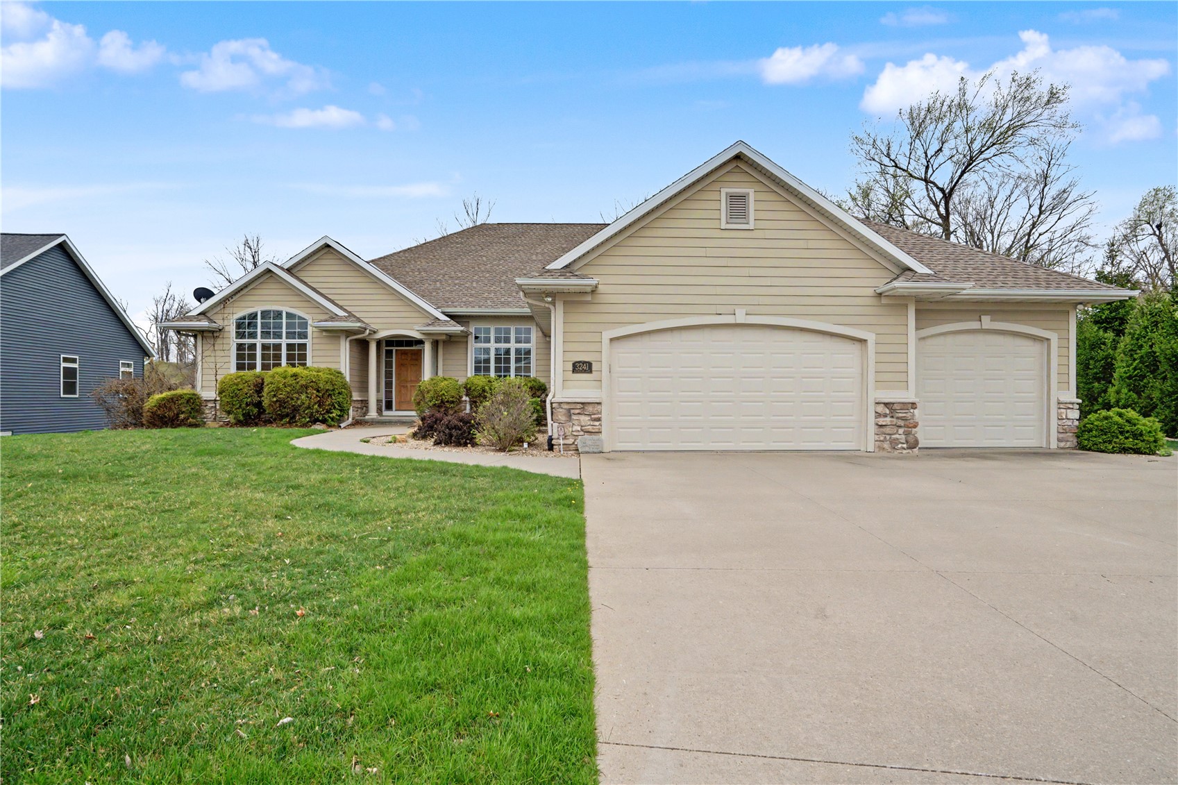 3241 Cedar River Court NE — photo