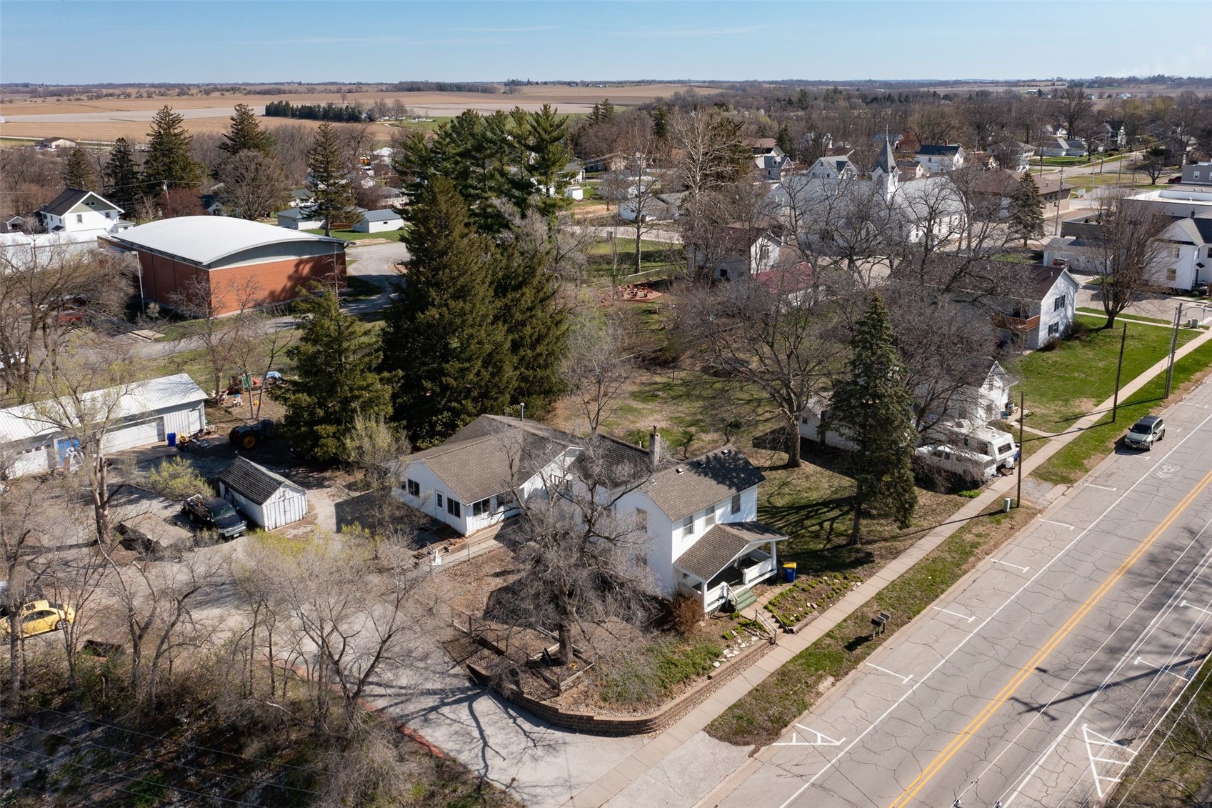 220/230 West Main St — photo