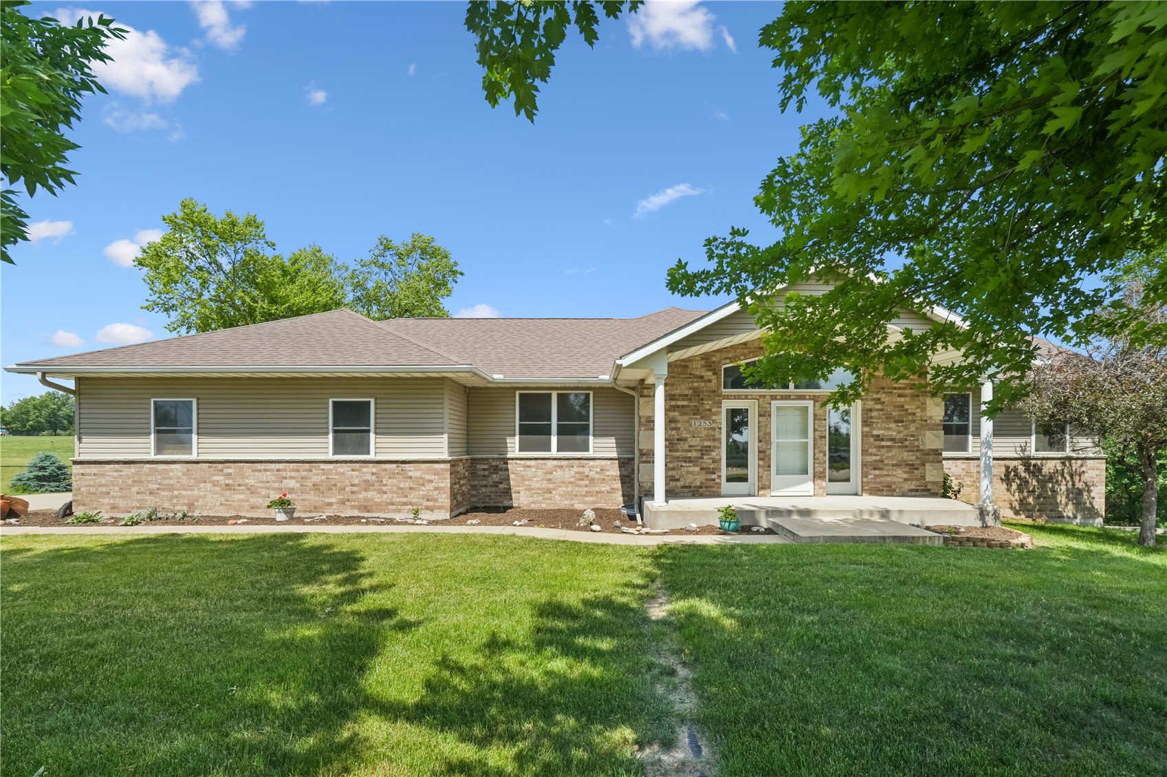 1253 Hillview Court NE — photo